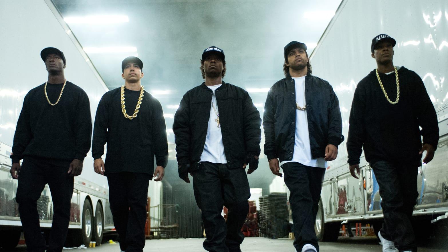 1566x880 Straight Outta Compton' Fact Check: How True Is The Explosive N.W.A. Biopic?