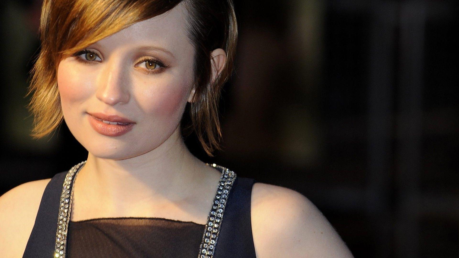 1920x1080 Emily Browning Desktop Wallpaper 52055 1920x1080px