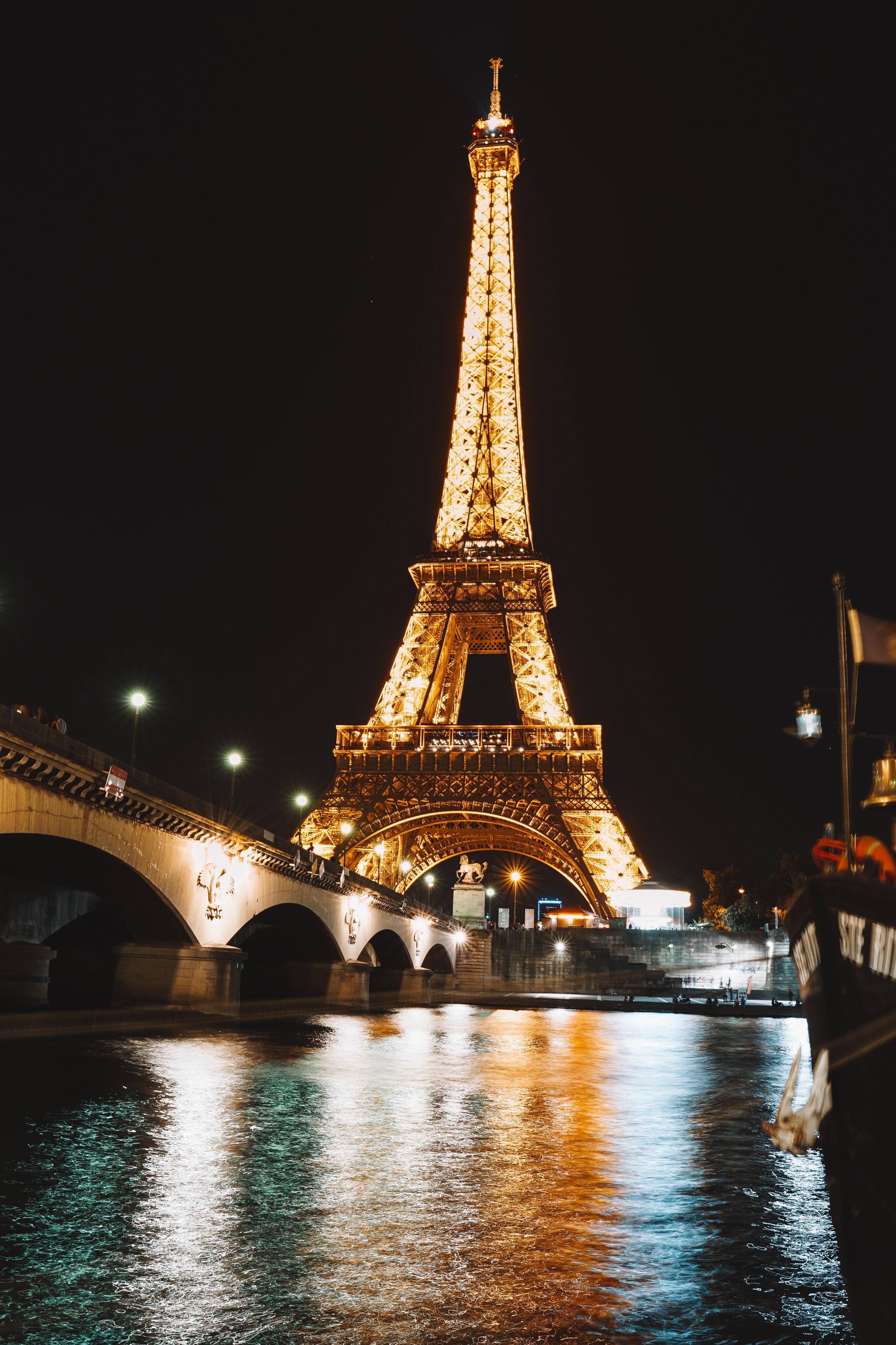3168x4752 Eiffel Tower At Night Photo, Download The BEST Free Eiffel Tower At Night & HD Image
