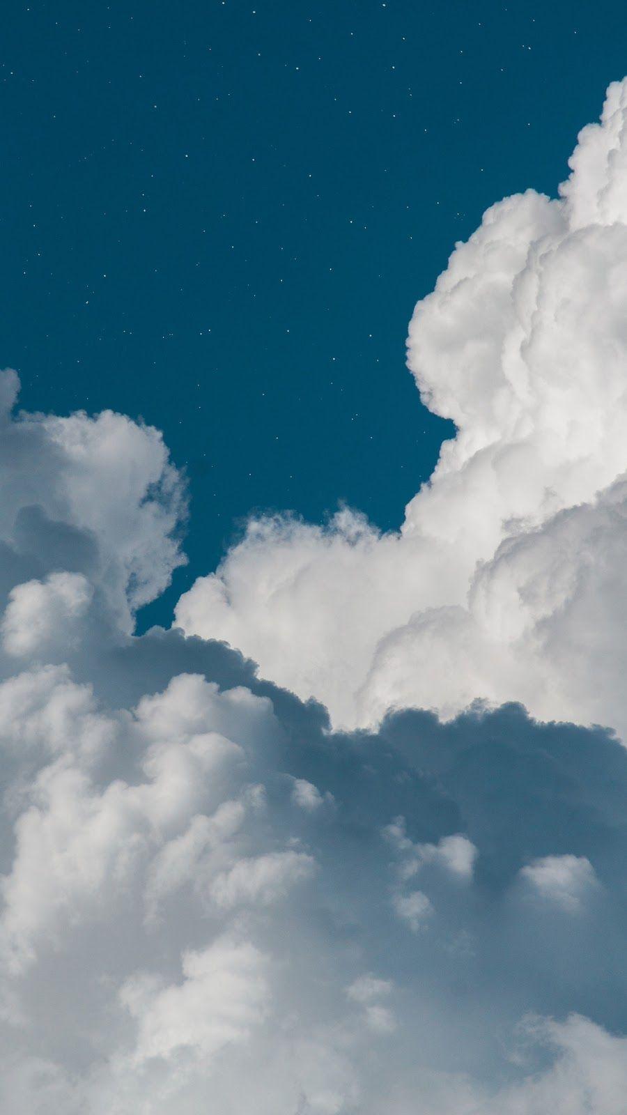 900x1600 Blue Clouds Aesthetic Wallpaper