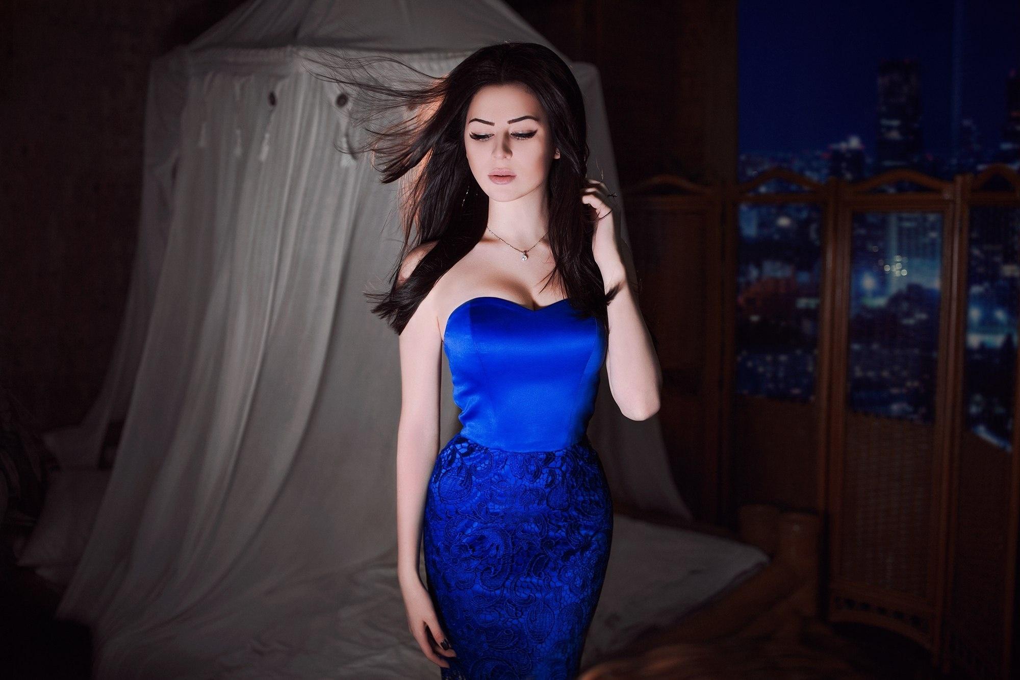 2000x1333 Blue Dress HD Wallpaper and Background