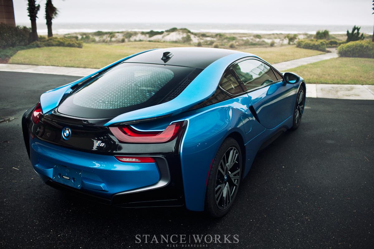 1200x800 Protonic Blue BMW i8 Poses for Breathtaking Shots