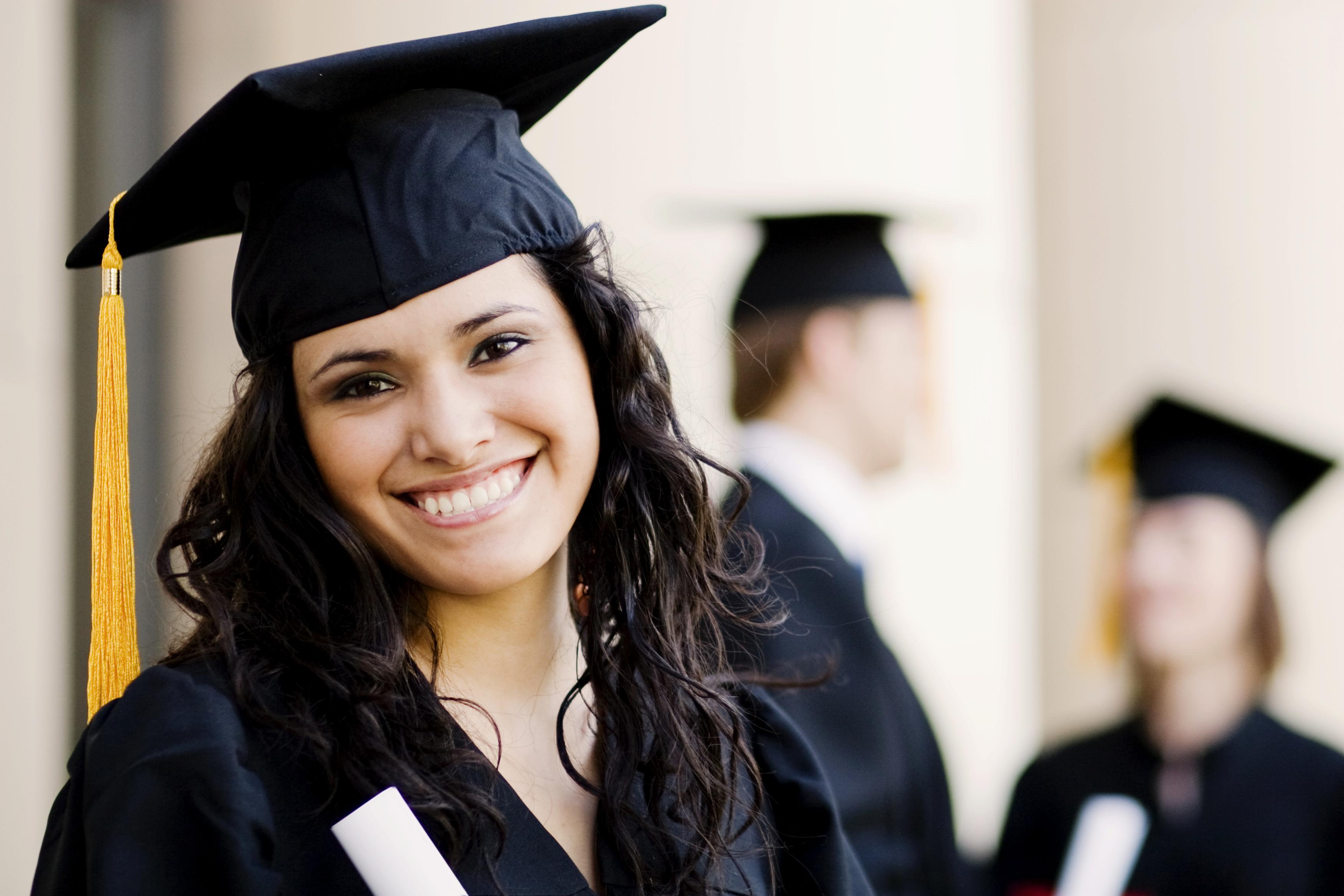 Female student. Шапочка выпускника. Выпускники магистратуры. Выпускник вуза. Выпускники университета.