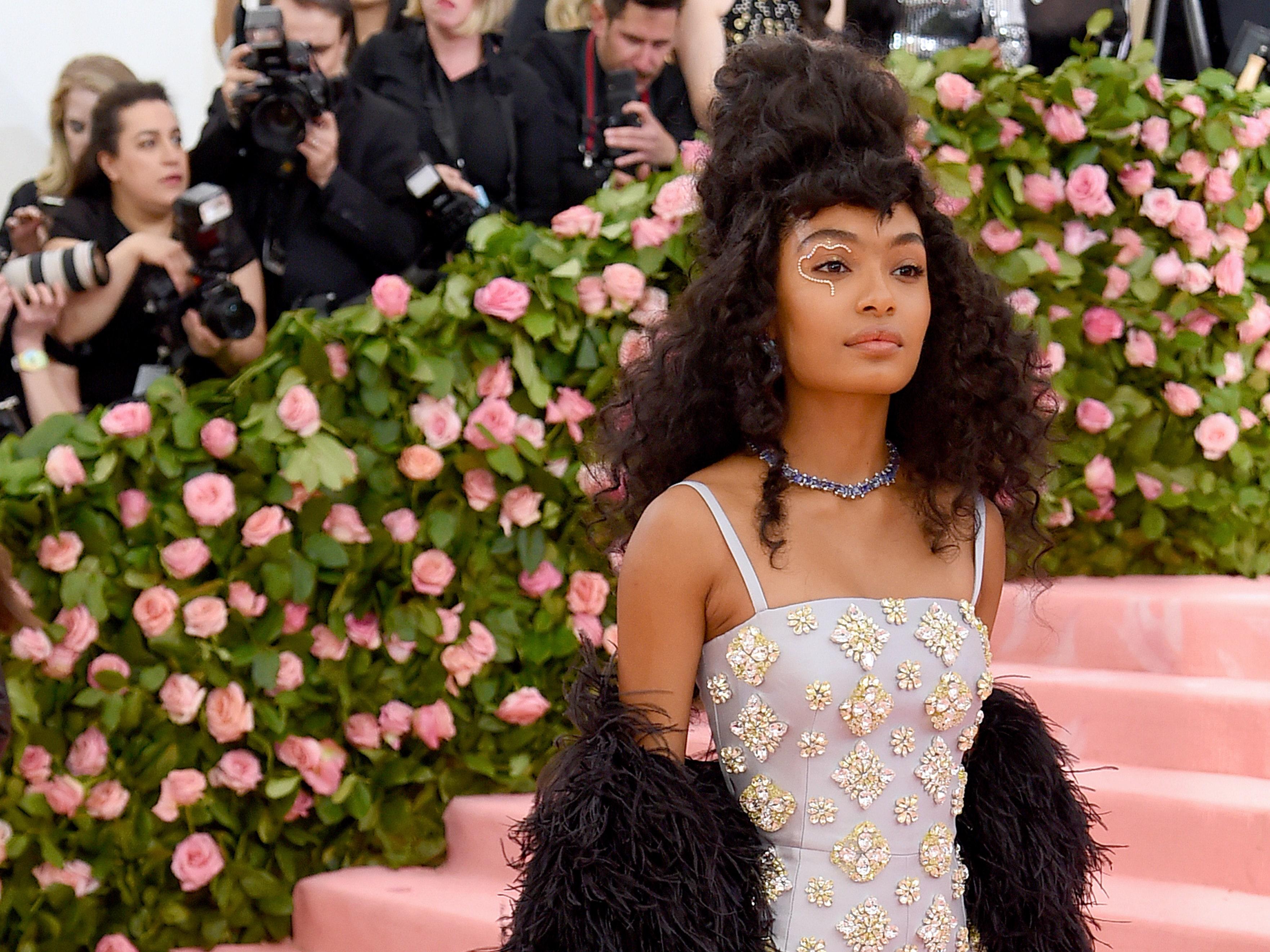 3525x2643 Yara Shahidi Attends Met Gala 2019 in Embellished Bodysuit and Leggings