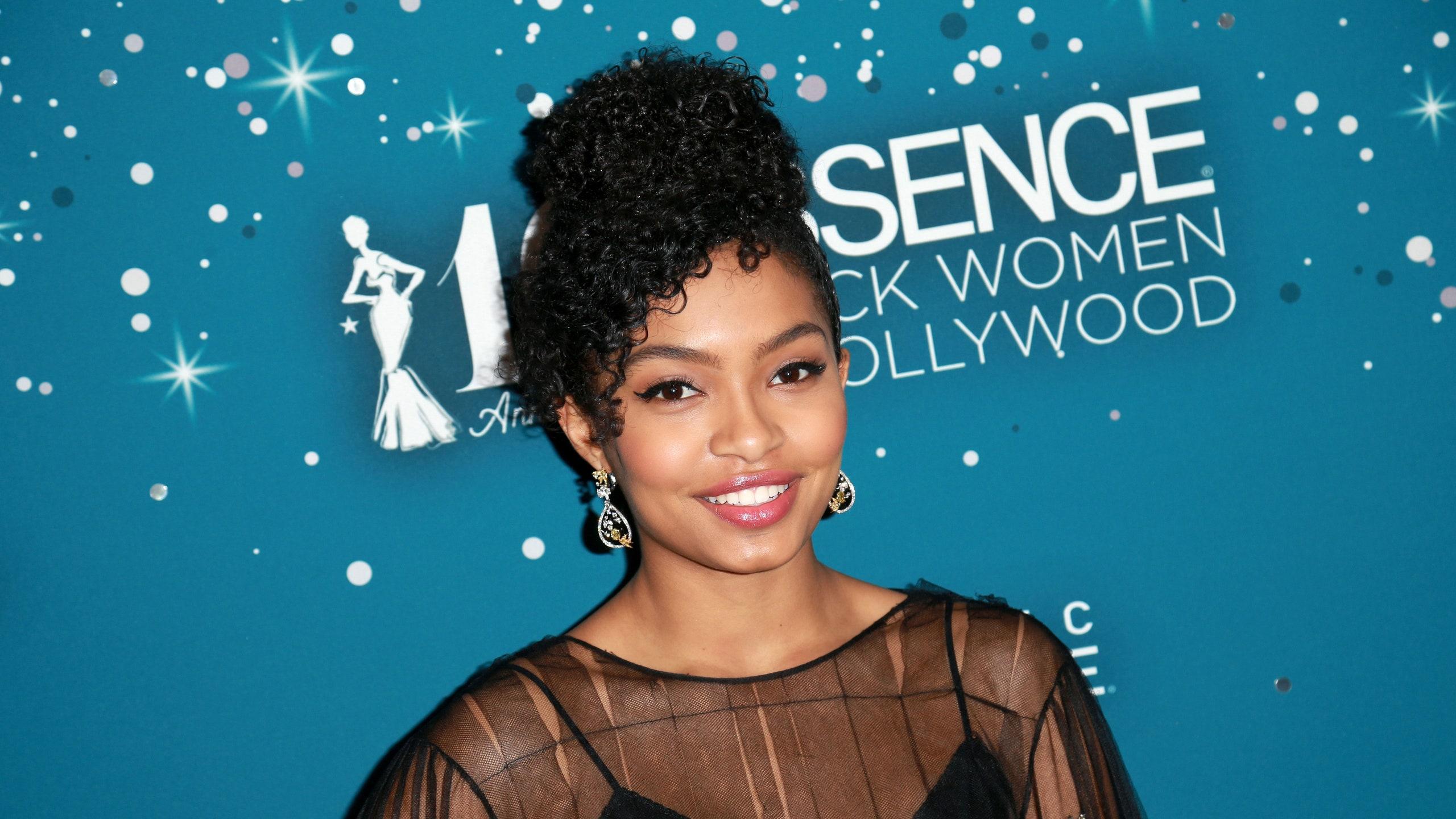 2560x1440 Black Ish' Cast Surprises Yara Shahidi With Graduation Ceremony
