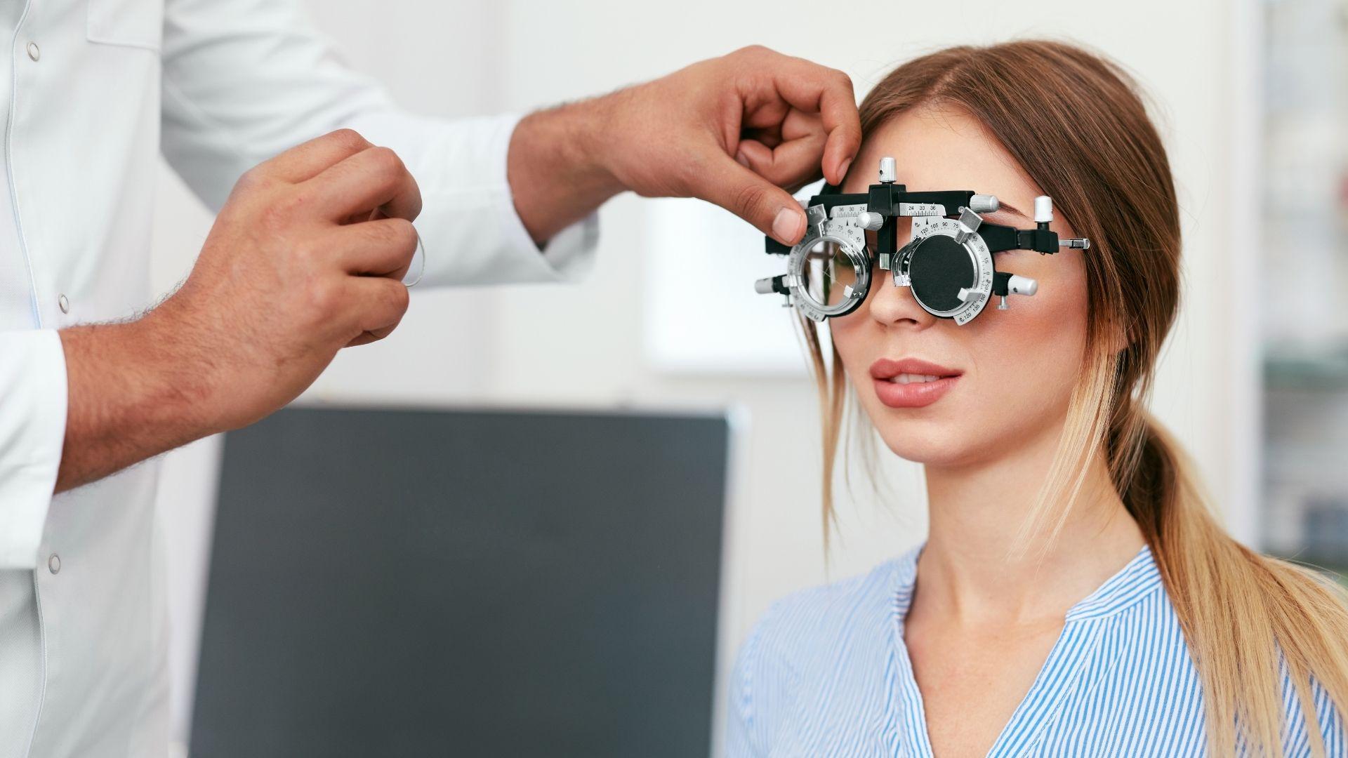 Serene Dr Eye Care Abstract for Mobile Serene Dr Eye Care Abstract for Mobile