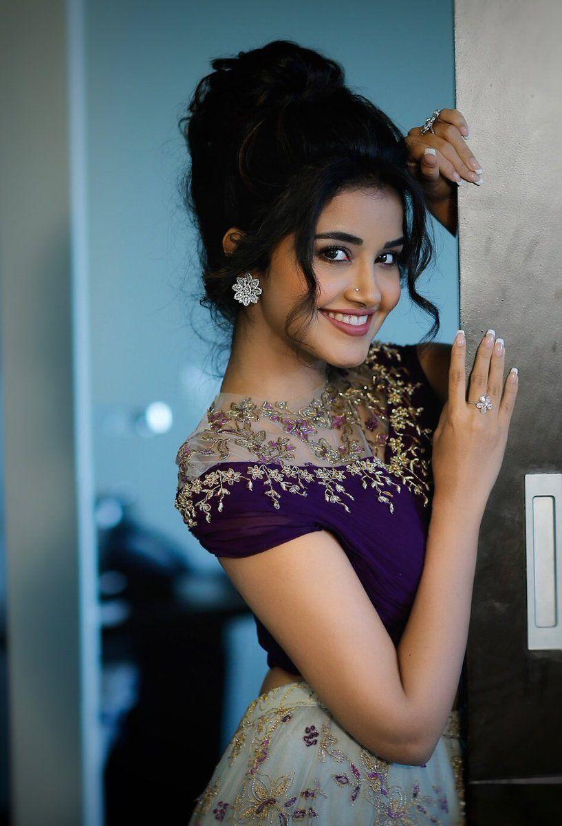 817x1200 Anupama Parameswaran Wallpaper, Photo, Image HD Download