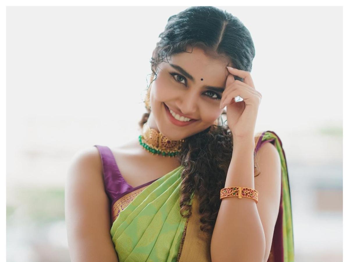 1200x900 Anupama Parameswaran gives Onam fashion cues as she dolls up in a traditional saree; PIC