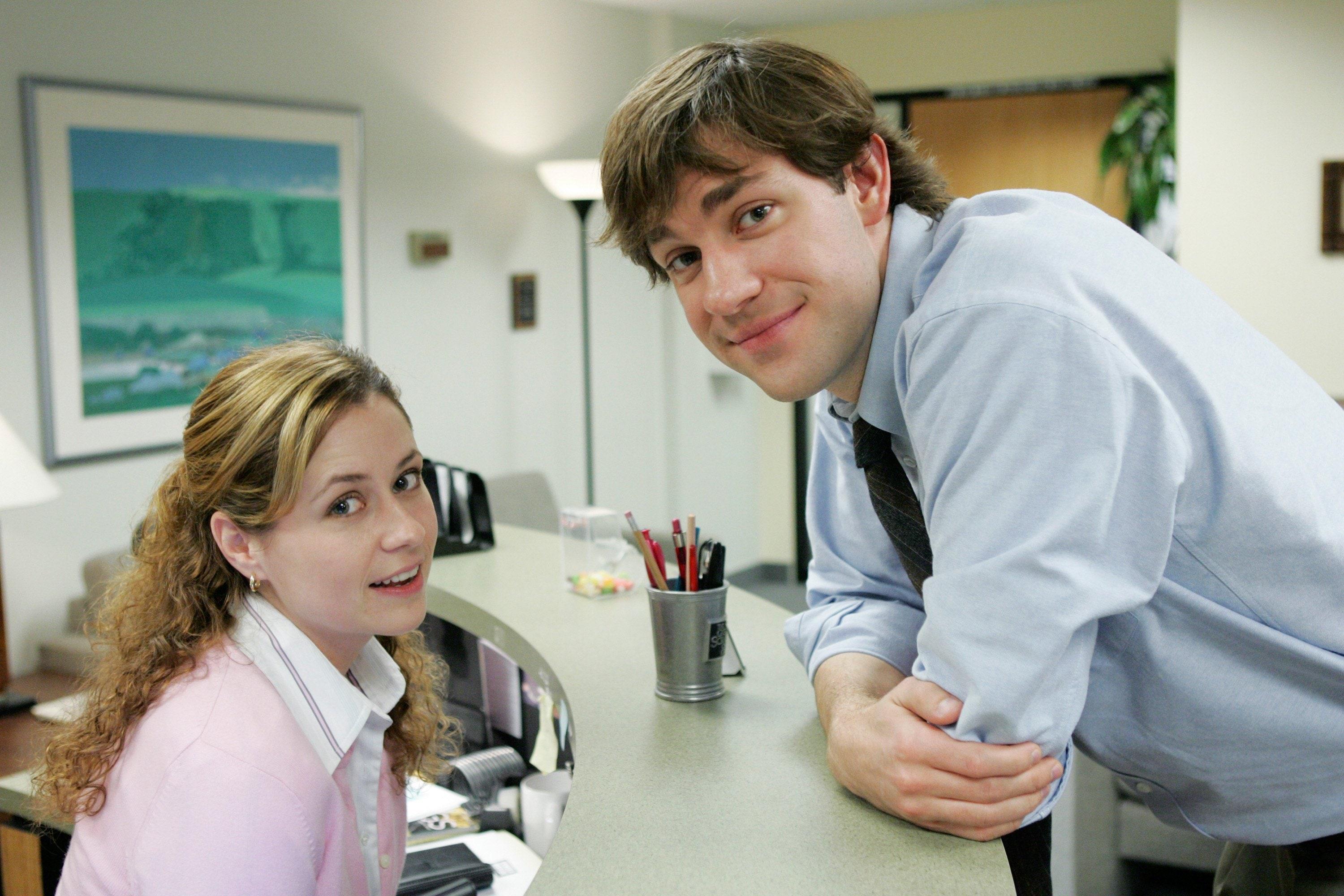 3000x2000 This 'The Office'-Themed Promposal Got Jenna Fischer's Stamp of Approval