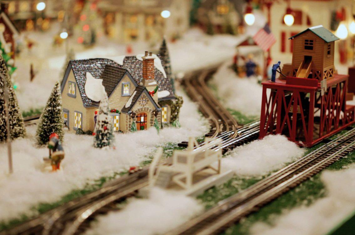 1134x750 Toy Train