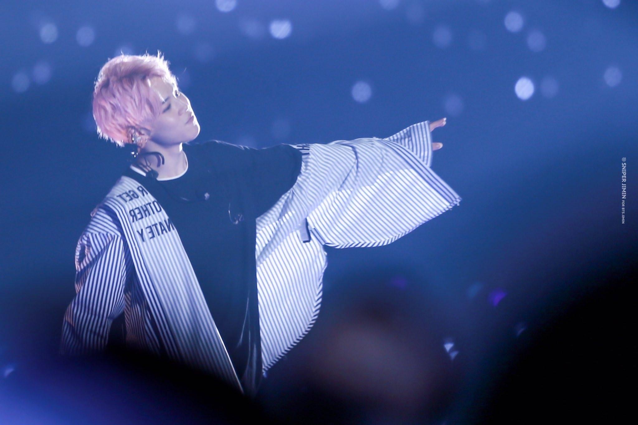 2048x1364 BTS Jimin Wallpaper