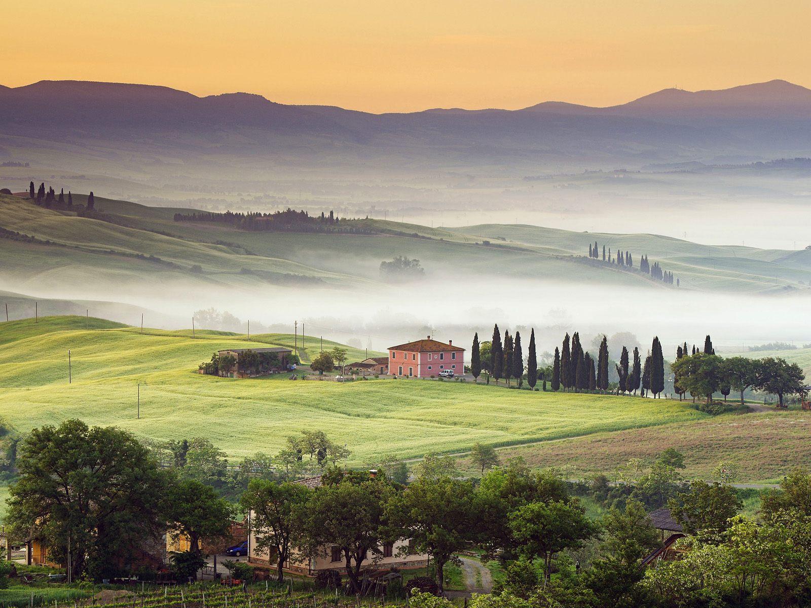 1600x1200 Farmhouses in Tuscany: green holidays in Italy