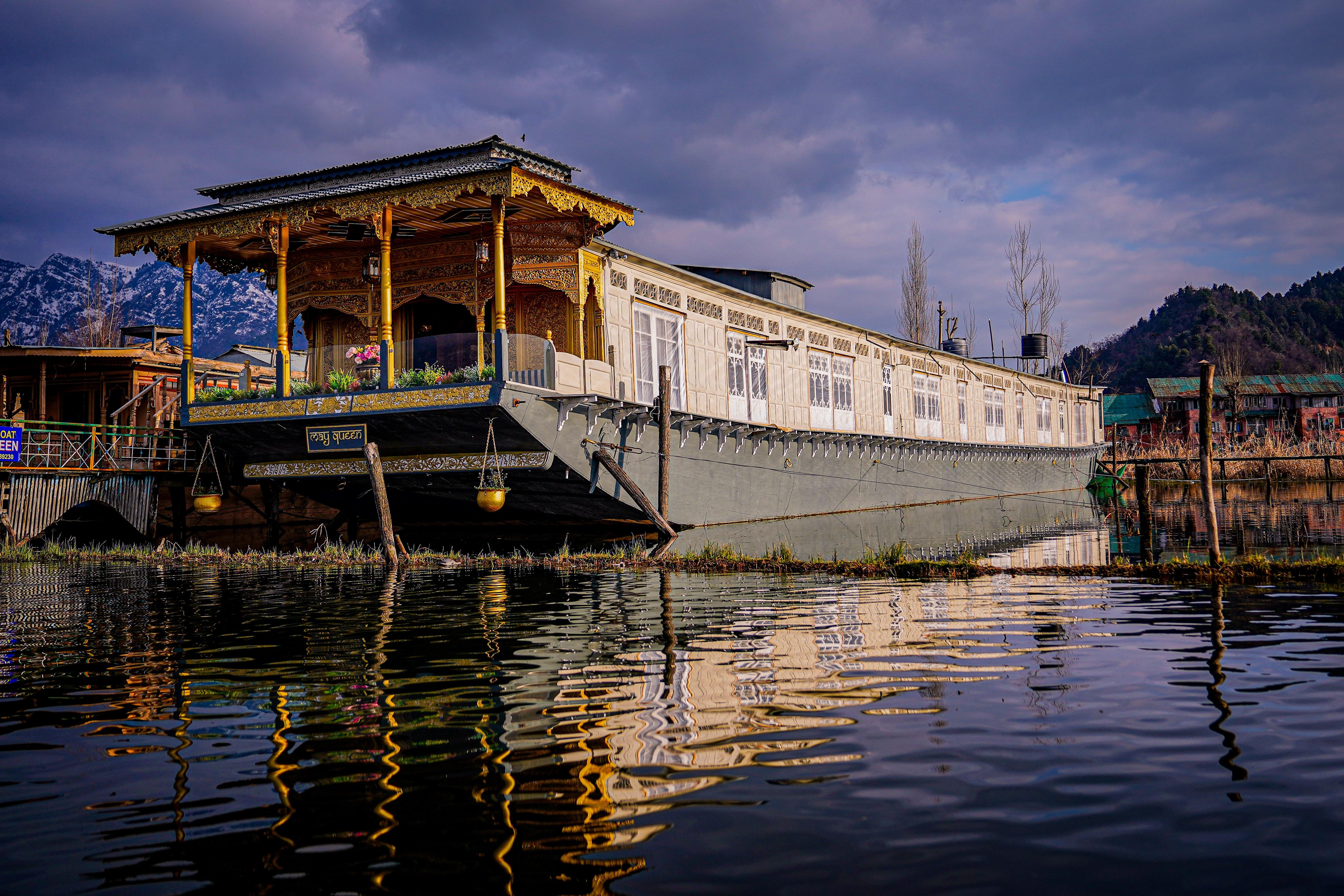 4945x3297 Best Free Houseboat & Image · 100% Royalty Free HD Downloads