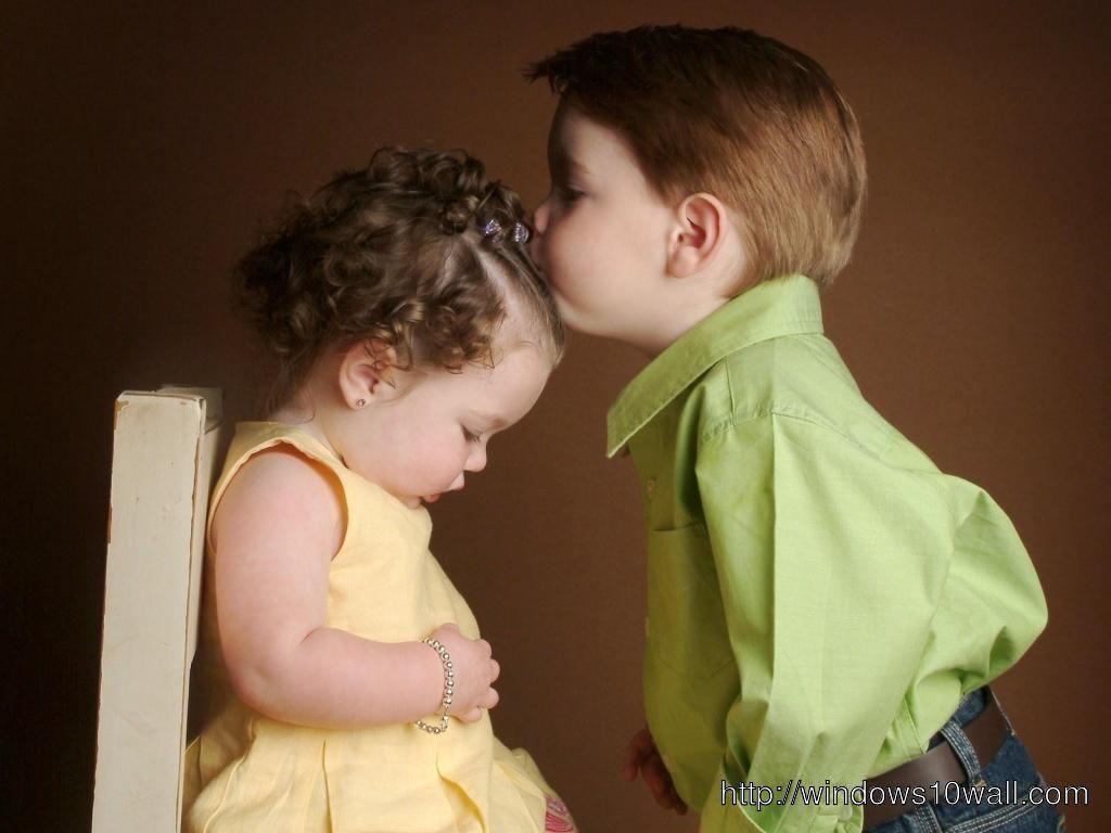 1024x768 Cute Baby Couple Wallpaper