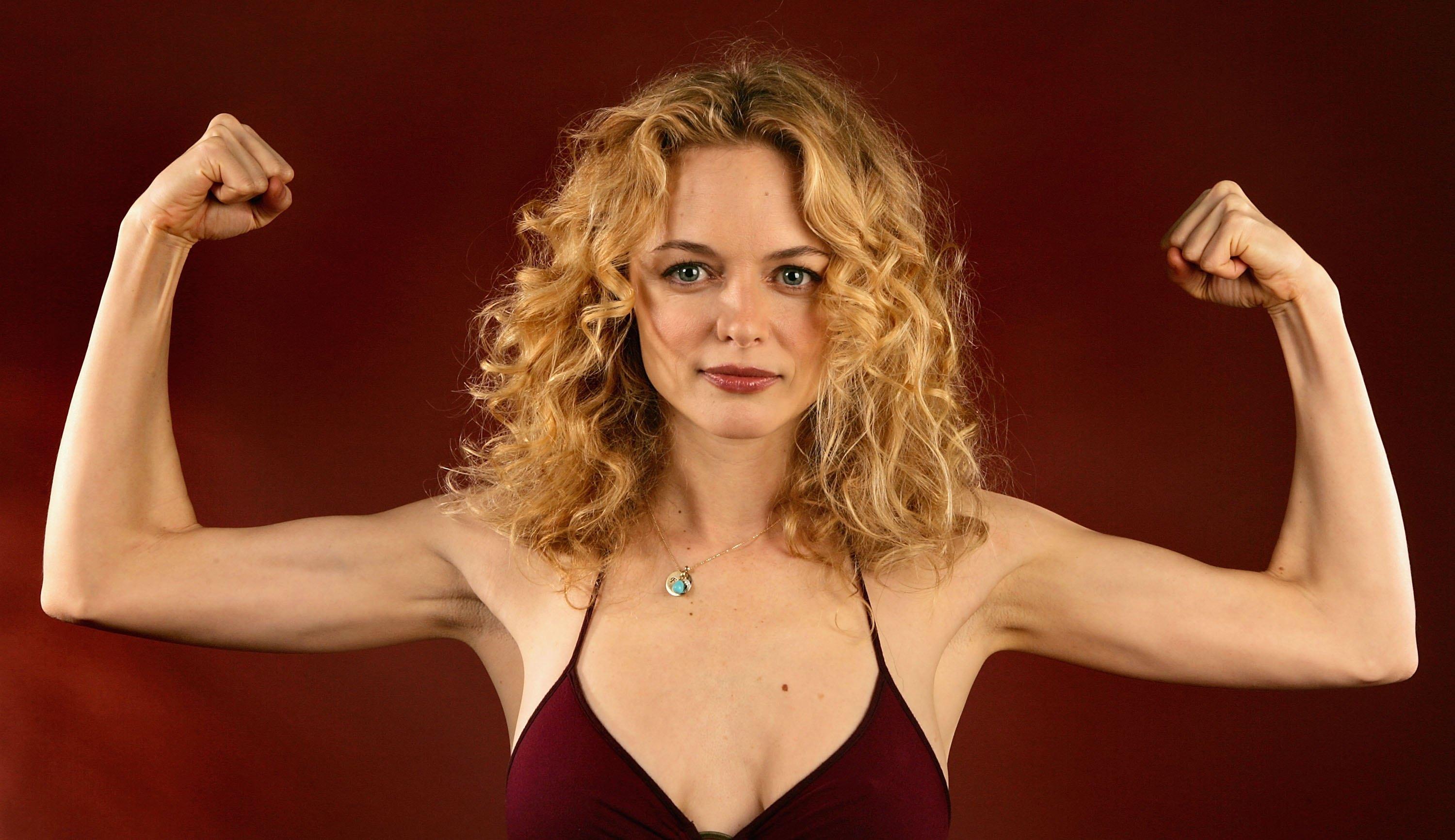 3000x1733 Heather Graham HD Wallpaper