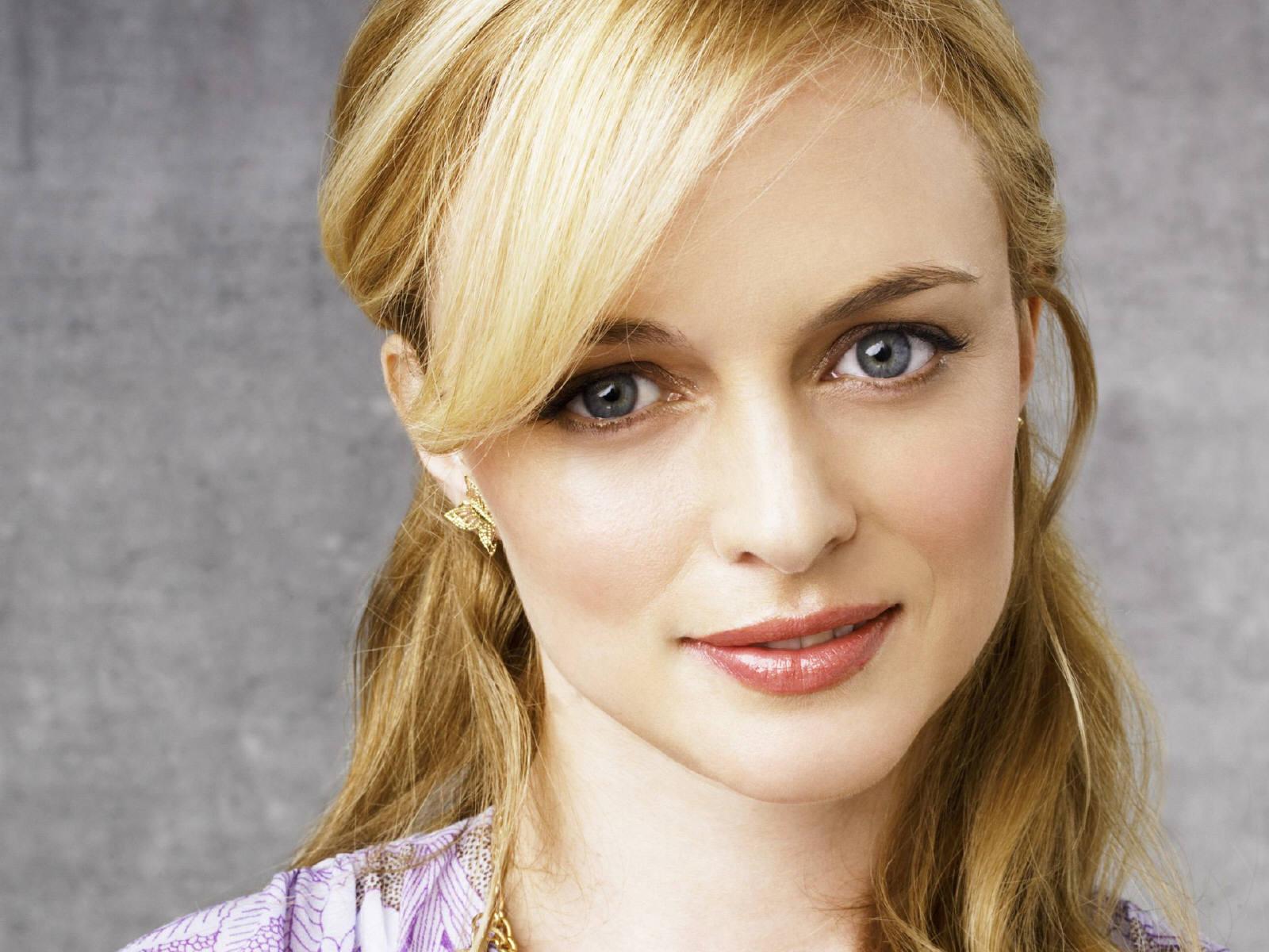 1600x1200 heather graham awesome and fabulous image HD wallpaper photo and picture PHOTOSHOOT Bollywood, Hollywood, Indian Actress HQ Bikini, Swimsuit, photo Gallery