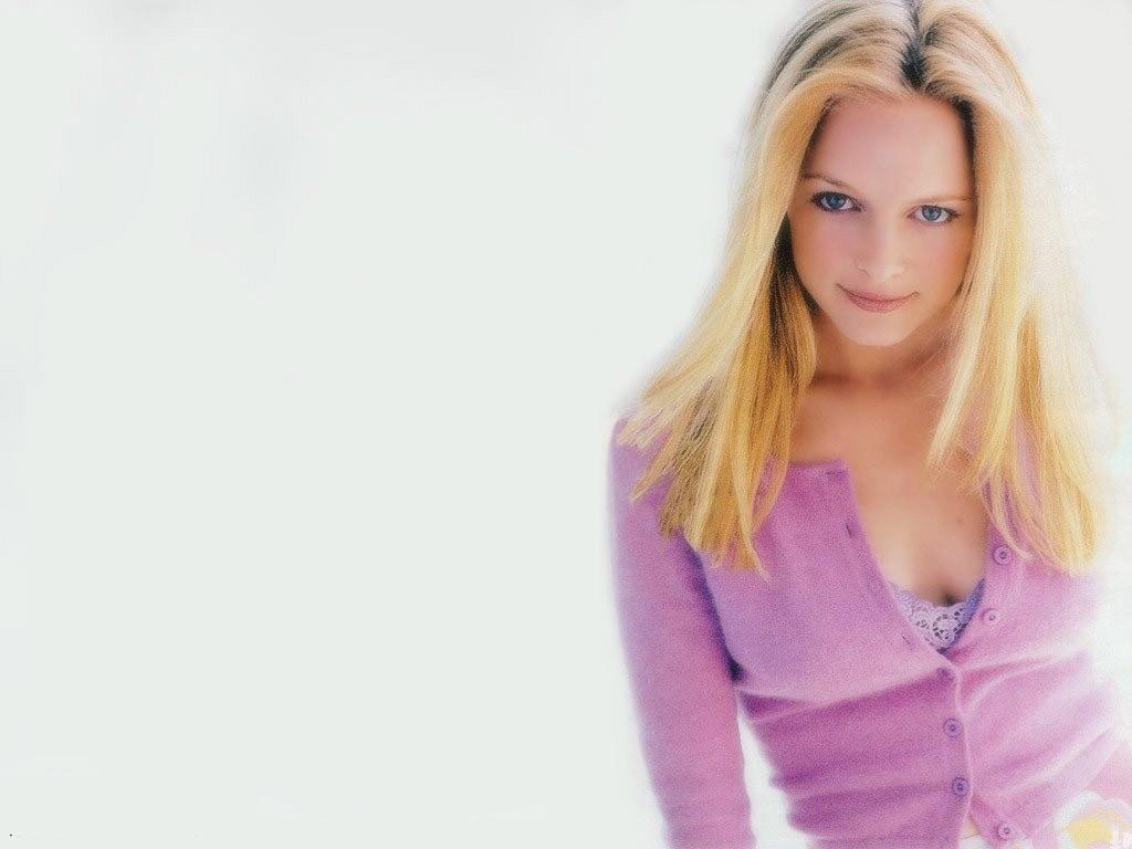 1024x768 Heather Graham Wallpaper