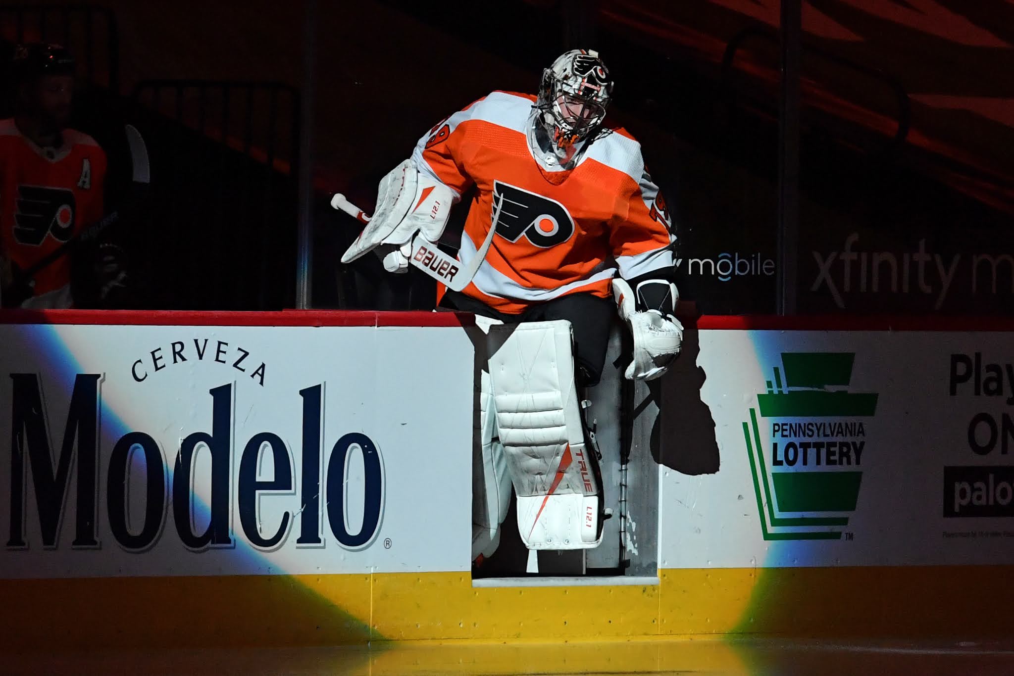 2048x1366 Flyers' Carter Hart: 'It's Just Shi**y Right Now'