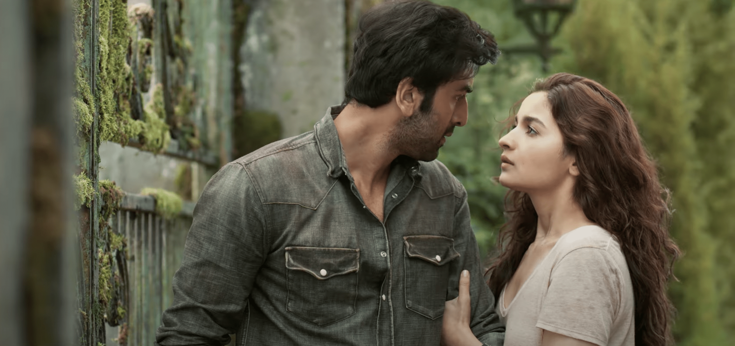 2527x1189 Brahmastra: Will Ranbir Kapoor And Alia Bhatt's Real Life Chemistry Translate On Screen?