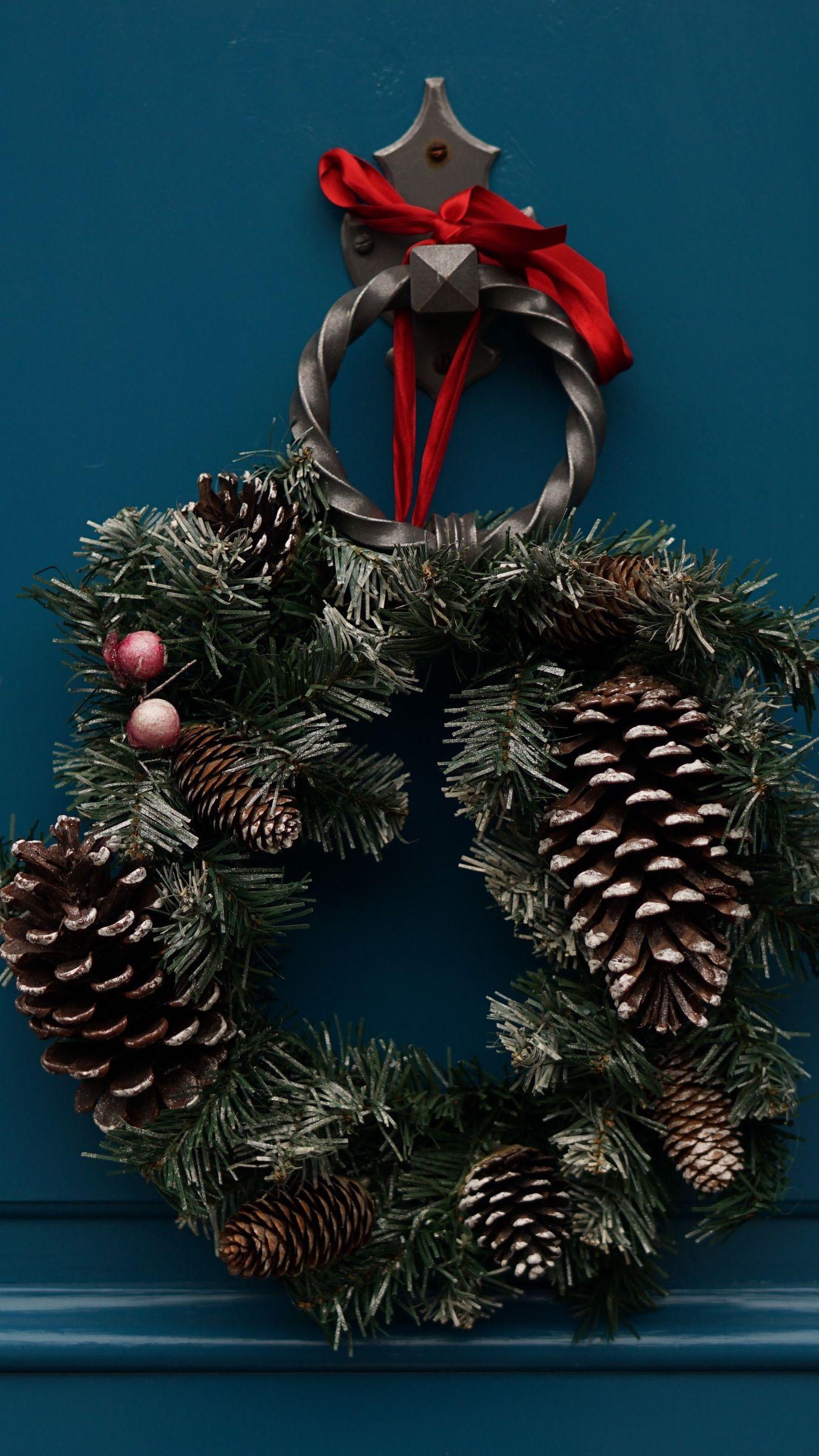 1350x2400 Download wallpaper 1350x2400 wreath, flowers, decoration, christmas