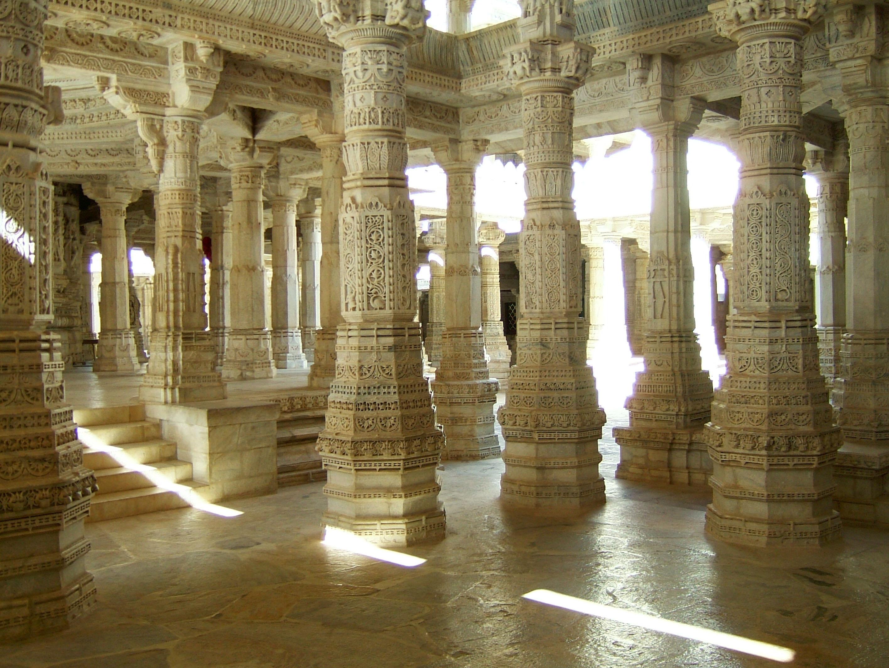 2832x2128 Asisbiz Ranakpur Jain Marble Temple pillars Frescoes India Apr 2004 03
