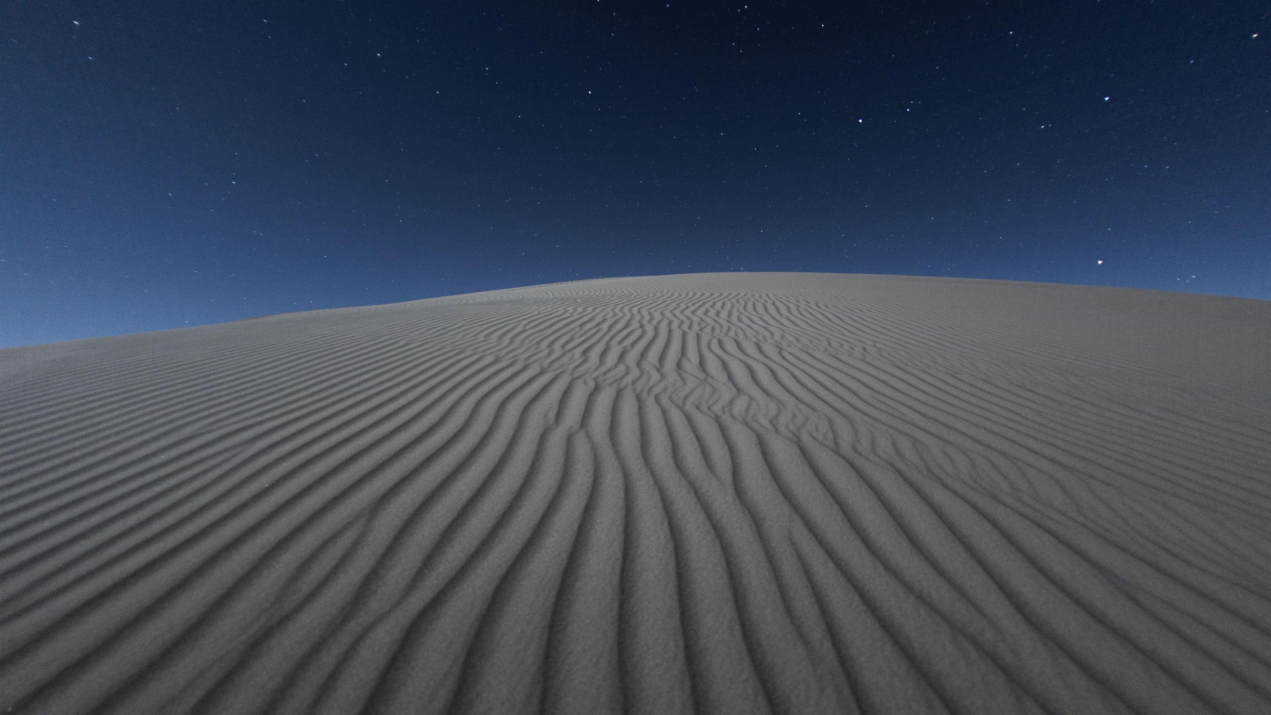 4096x2304 dark desert night 5k MacBook Air Wallpaper Download