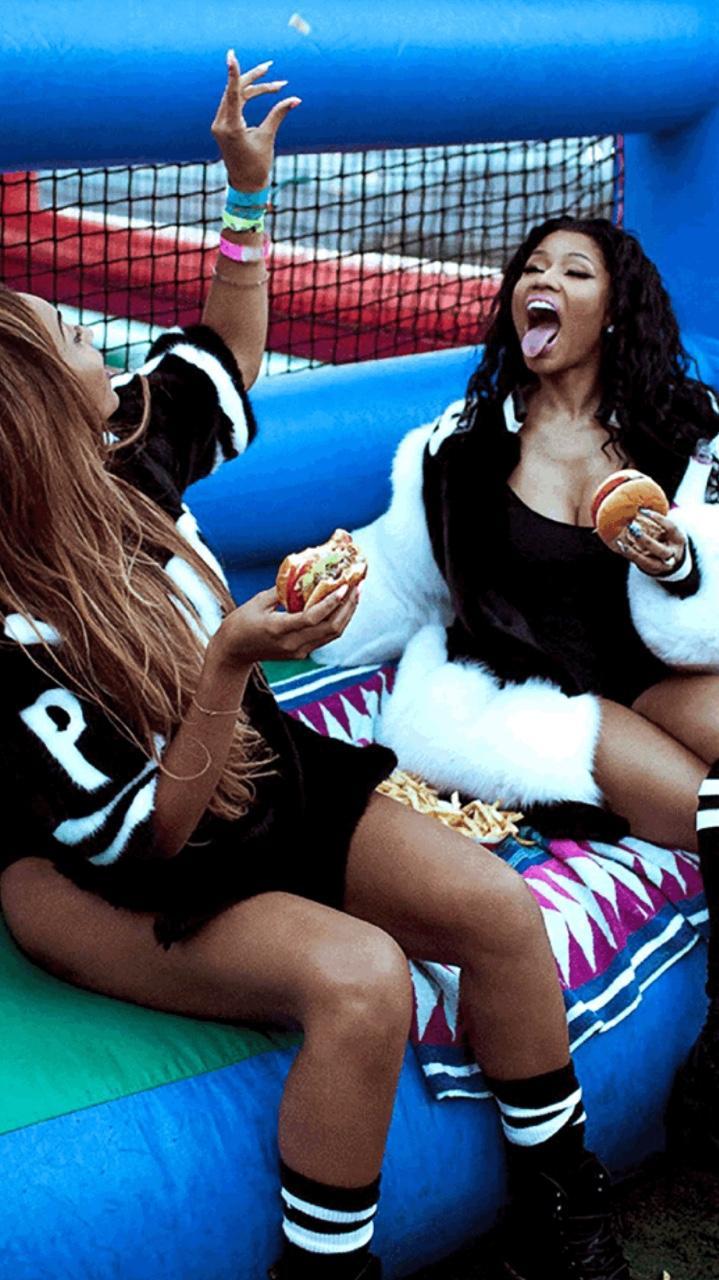 719x1280 Nicki Minaj HD iPhone Wallpaper