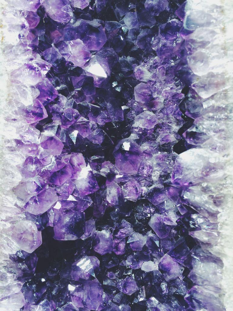768x1024 iPhone Crystal Wallpaper