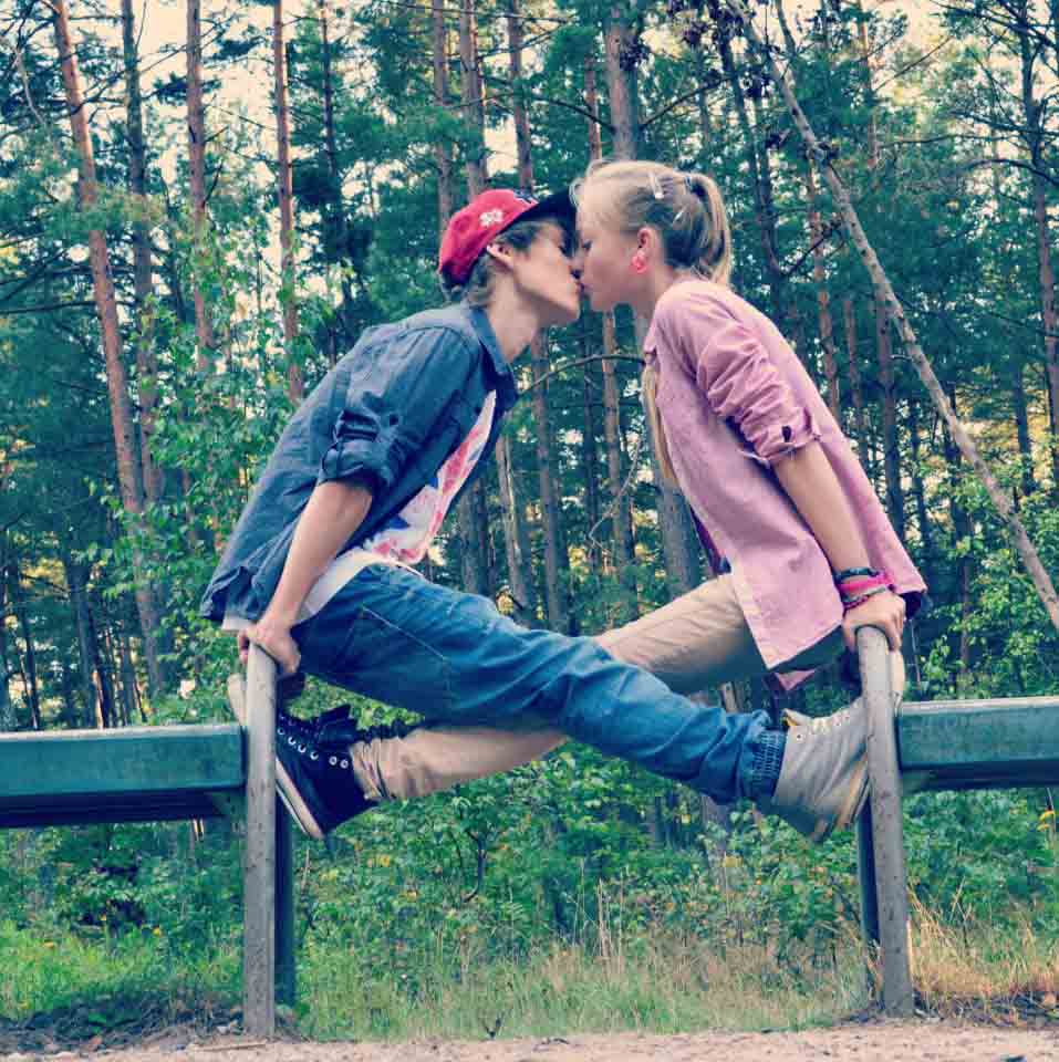 957x960 Lover Kissing Latest HD Wallpaper Free Download Teenage Cute Couples