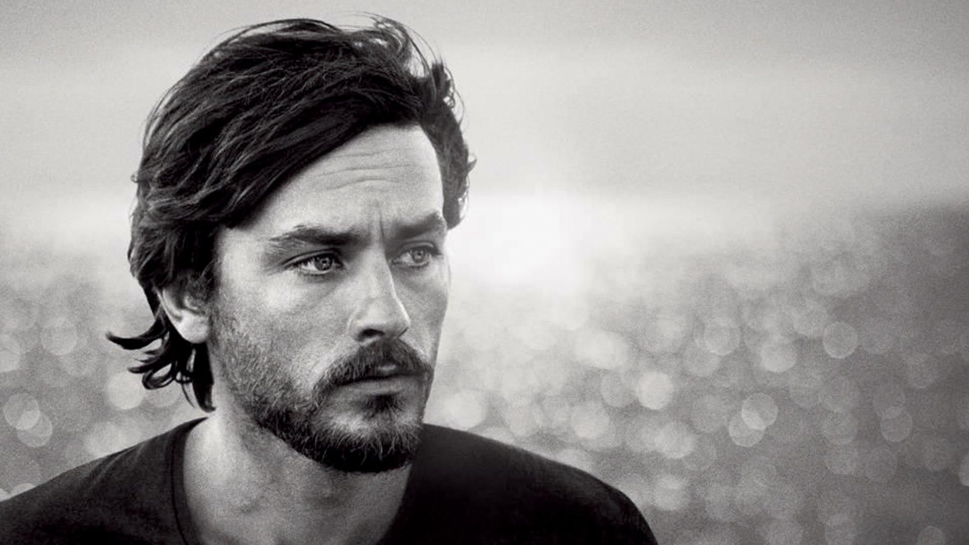 1920x1080 Alain Delon in front of the sea HD Wallpaper