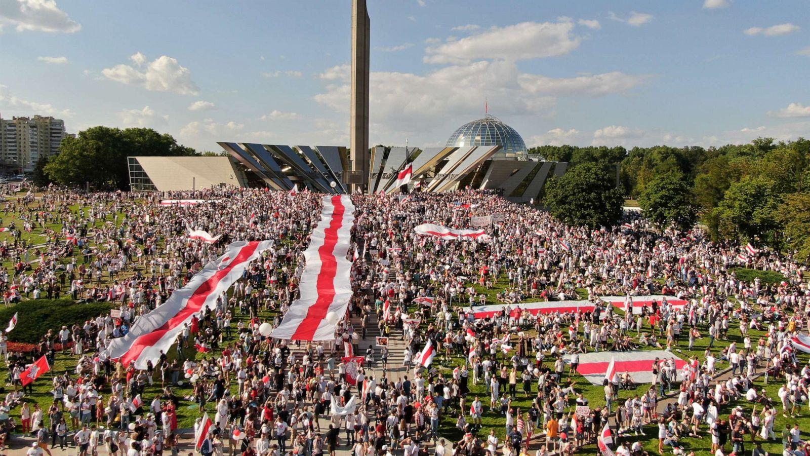 1600x900 Huge, historic protests swamp Belarus' capital of Minsk, demanding that Lukashenko step down