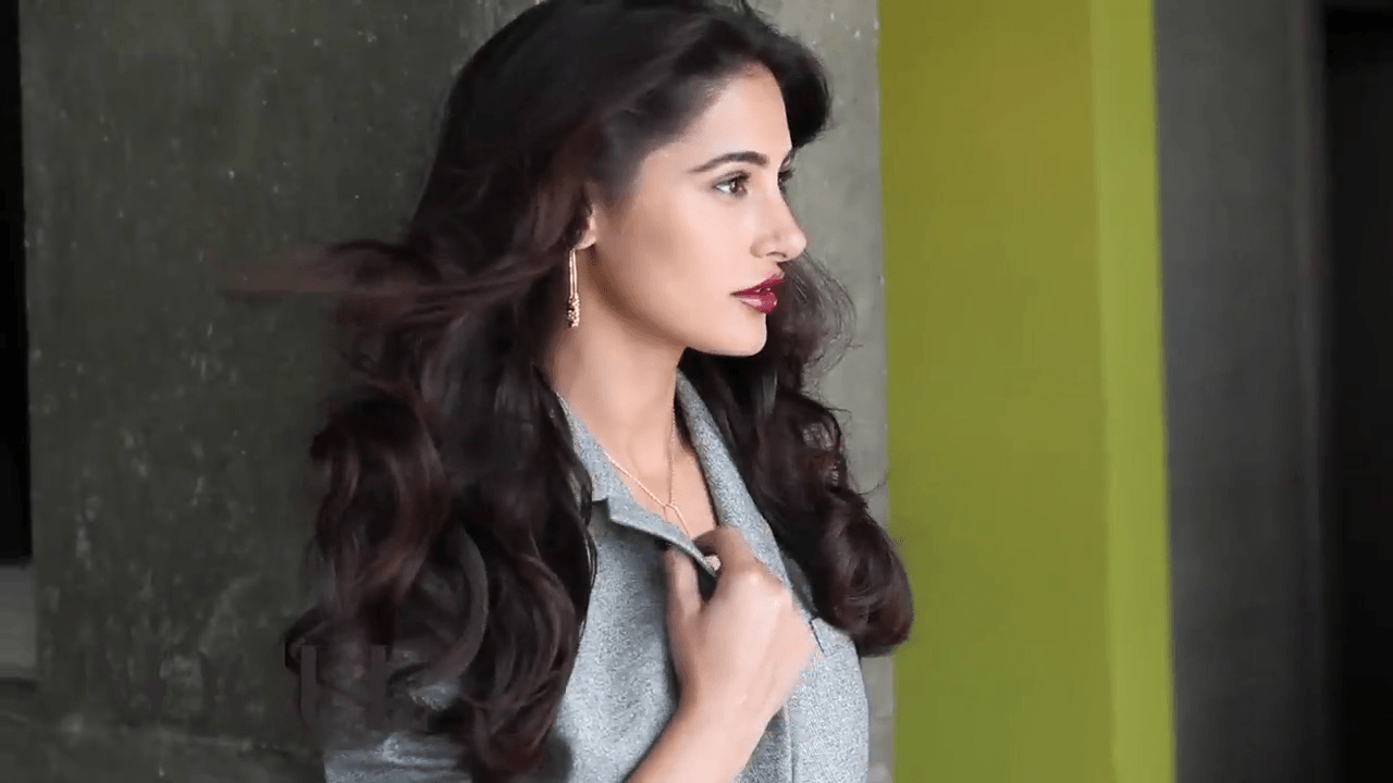 1280x720 Beautiful Indian Actress Nargis Fakhri Hd Wallpaper 91