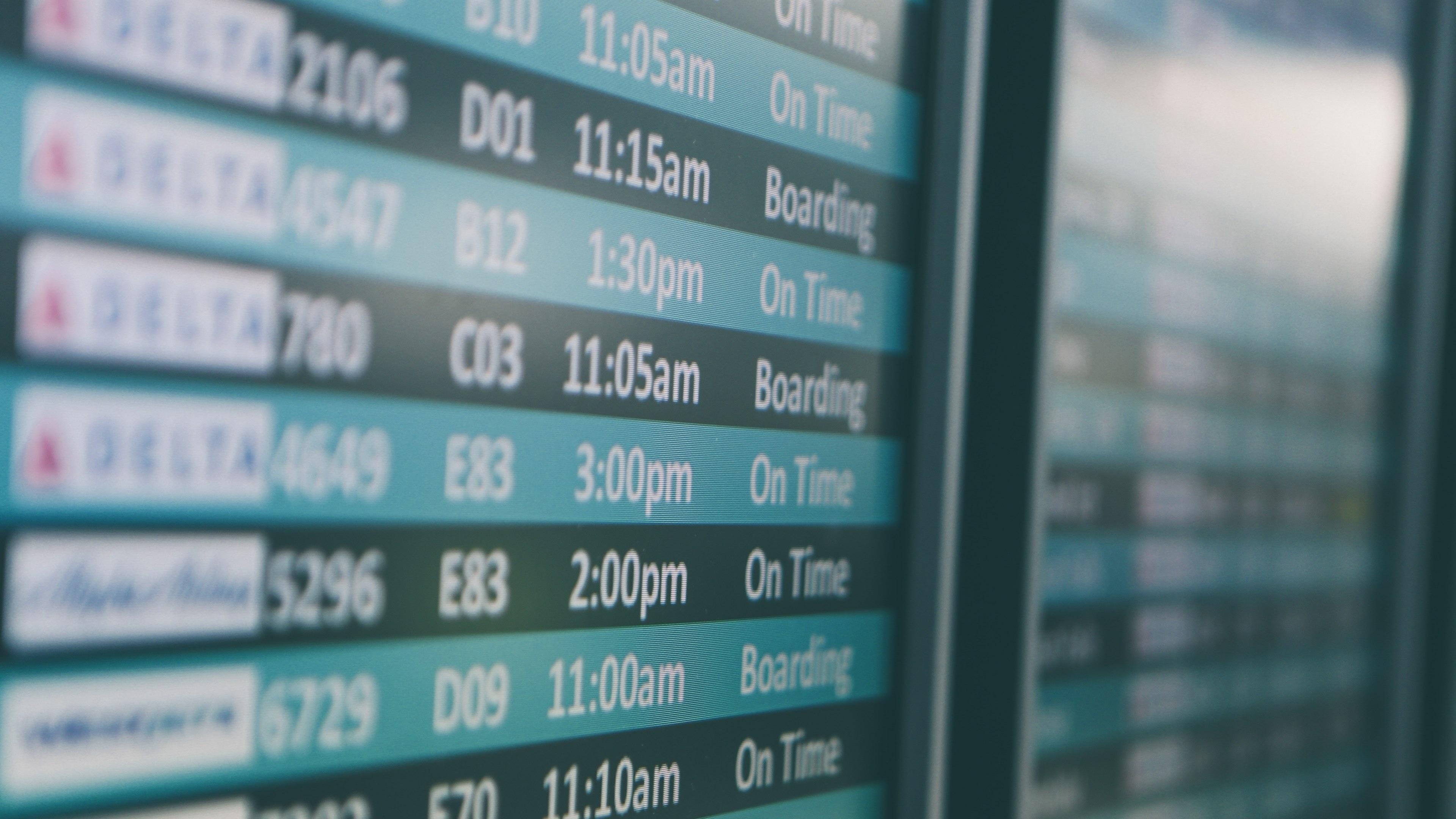 3840x2160 Wallpaper / airport departures timetable showing delta and alaska airlines flights on time and boarding, airport departures timetable 4k wallpaper free download