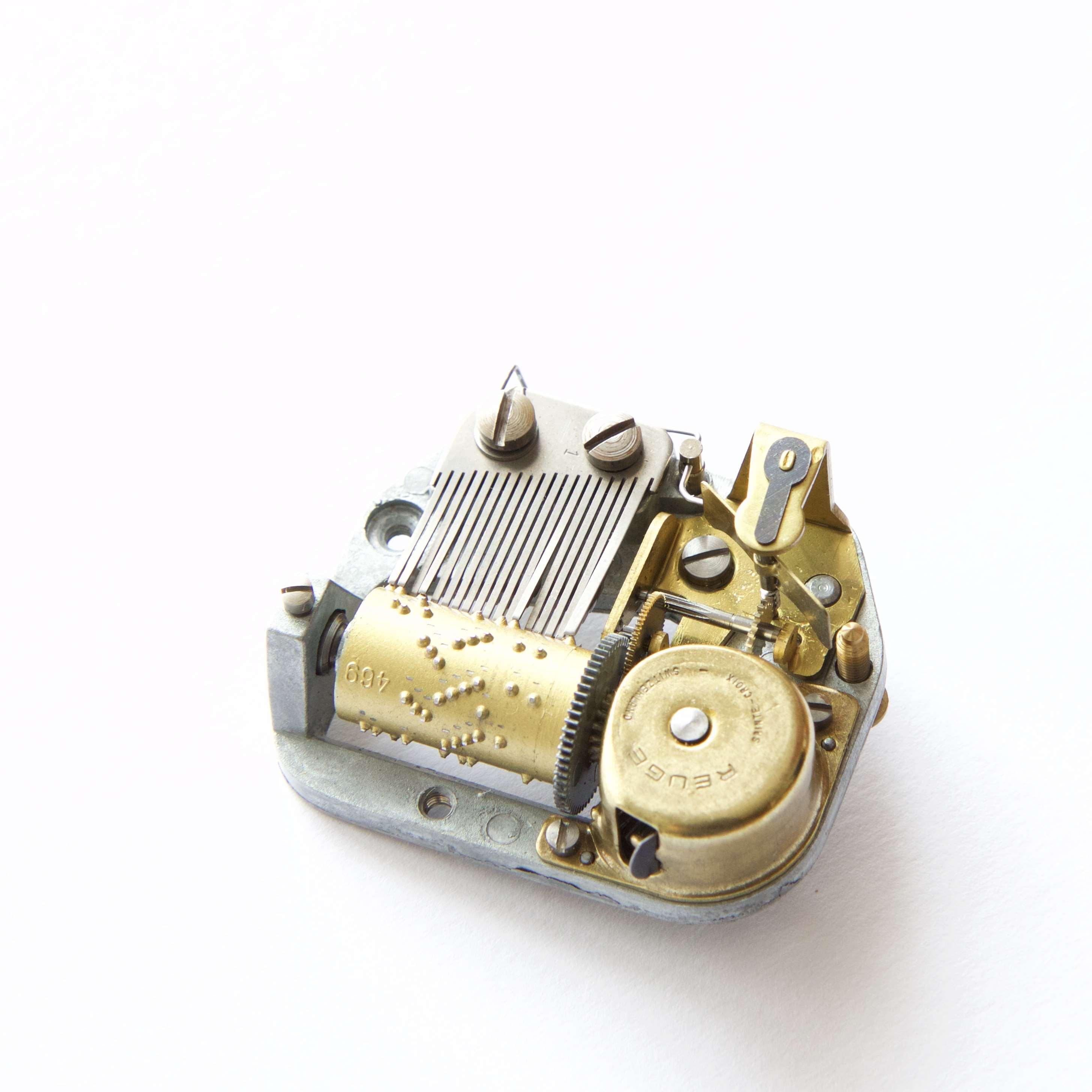 2911x2911 mechanics, music box, musical instrument, technology wallpaper