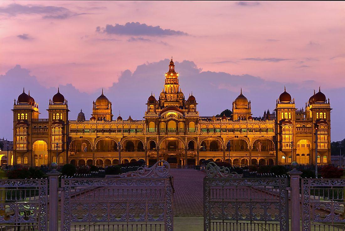 1100x735 The Historical Mysore Palace of Karnataka, India