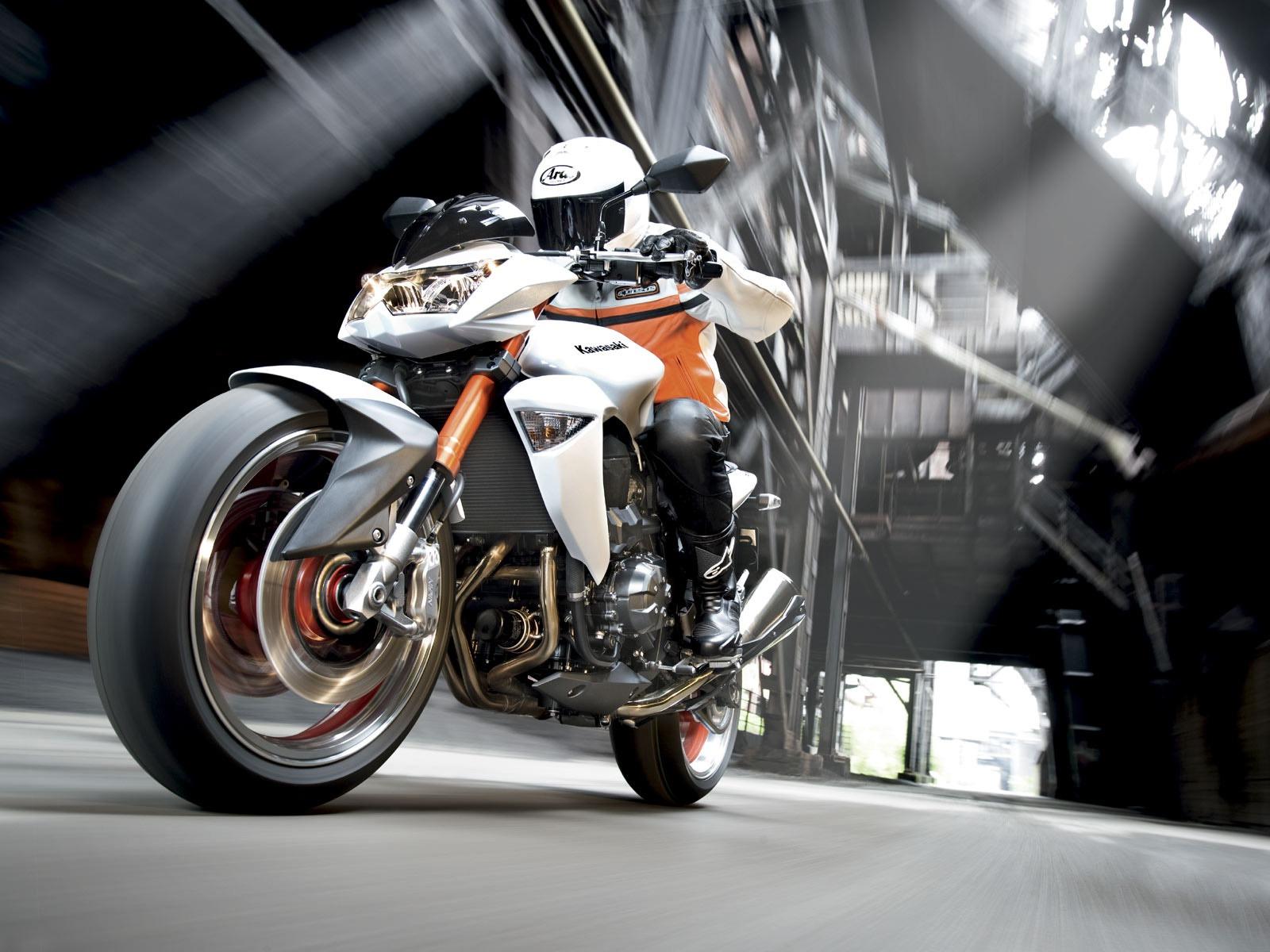 1600x1200 Kawasaki z1000 wallpaper. Kawasaki z1000