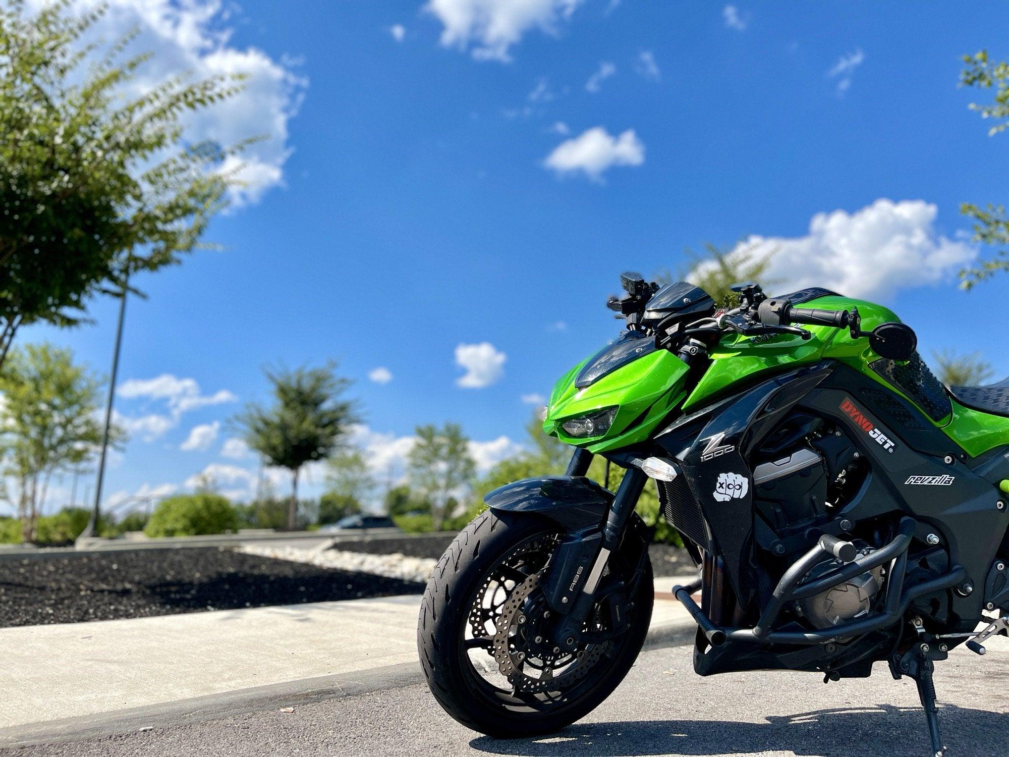 2000x1500 Kawasaki Z1000