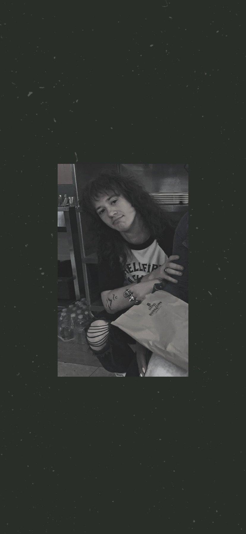 828x1792 Joseph Quinn Wallpaper