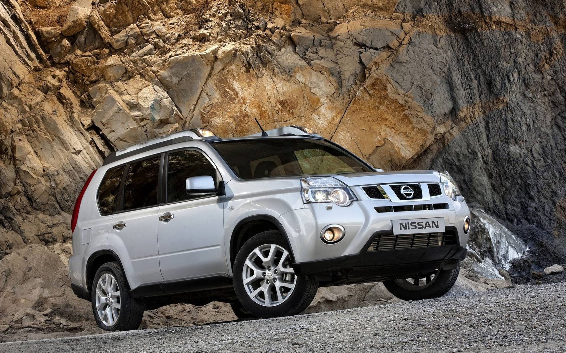 1920x1200 Nissan X Trail Desktop Wallpaper 1366x768