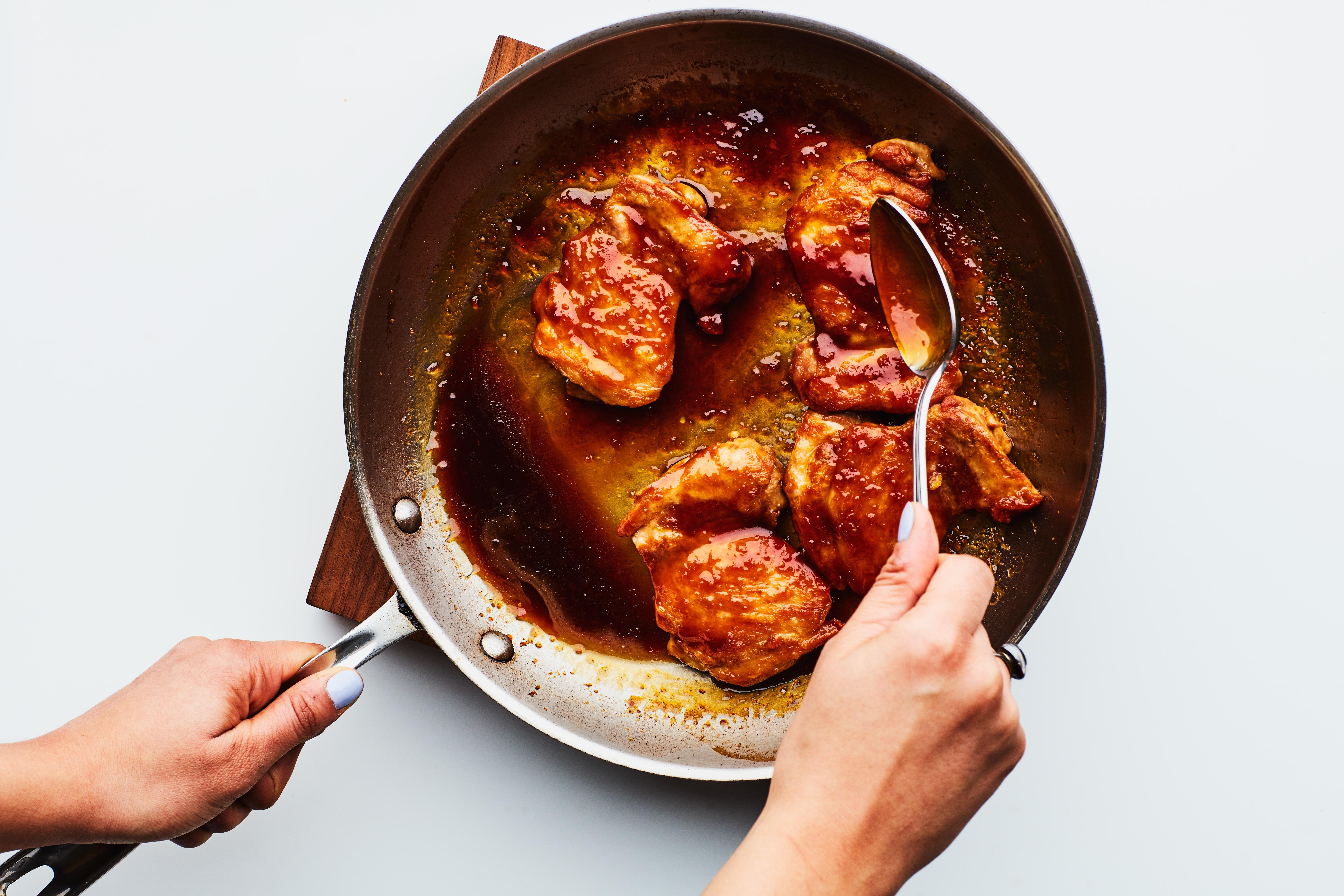 6786x4525 This Weeknight Dinner Makes Its Own Sauce as It Cooks