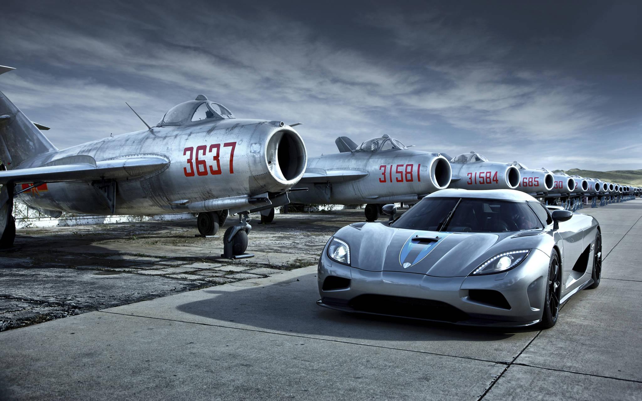 2048x1280 Download Cool Car Koenigsegg Gray Wallpaper