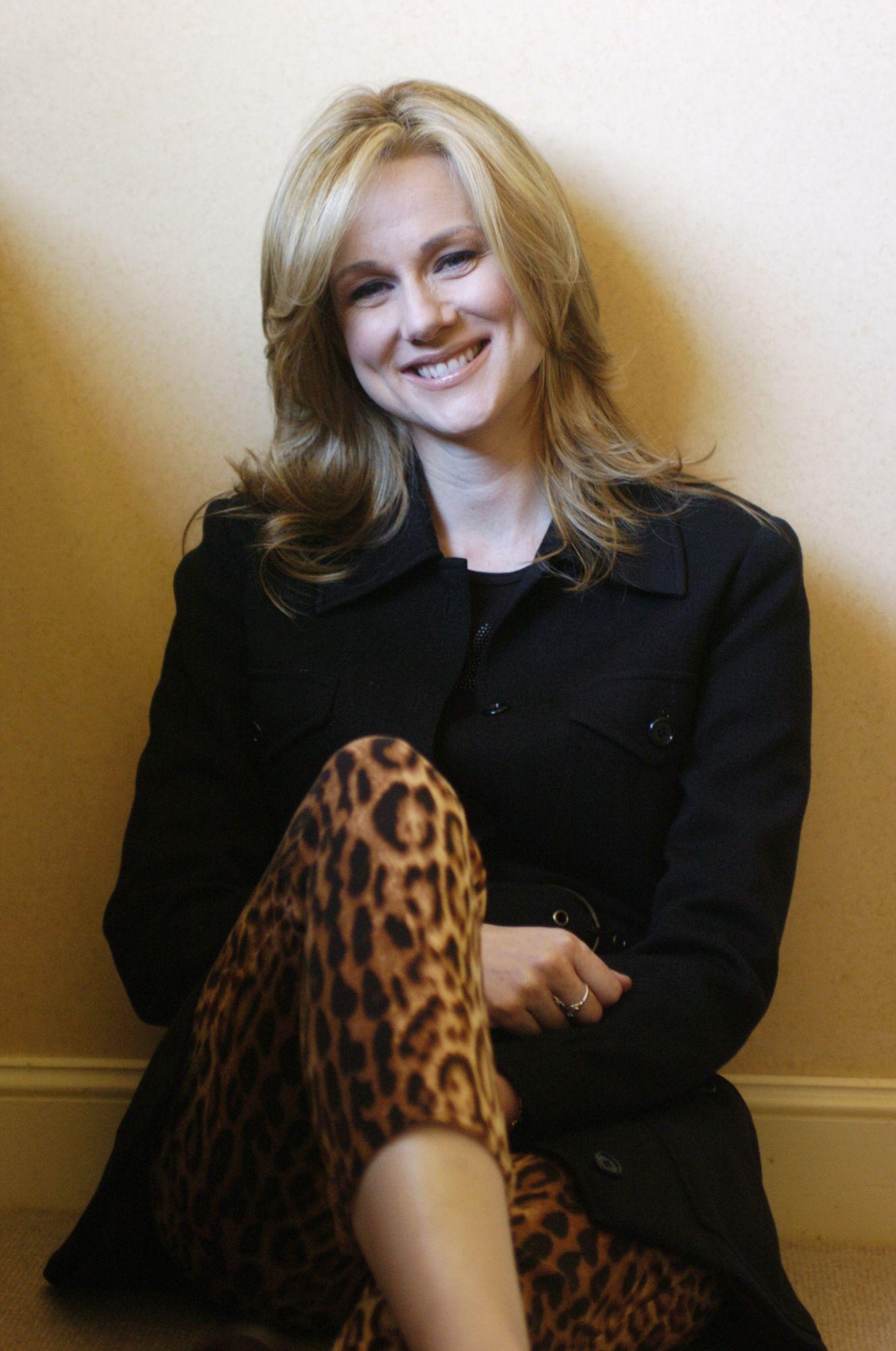 1328x2000 Laura Linney wallpaper