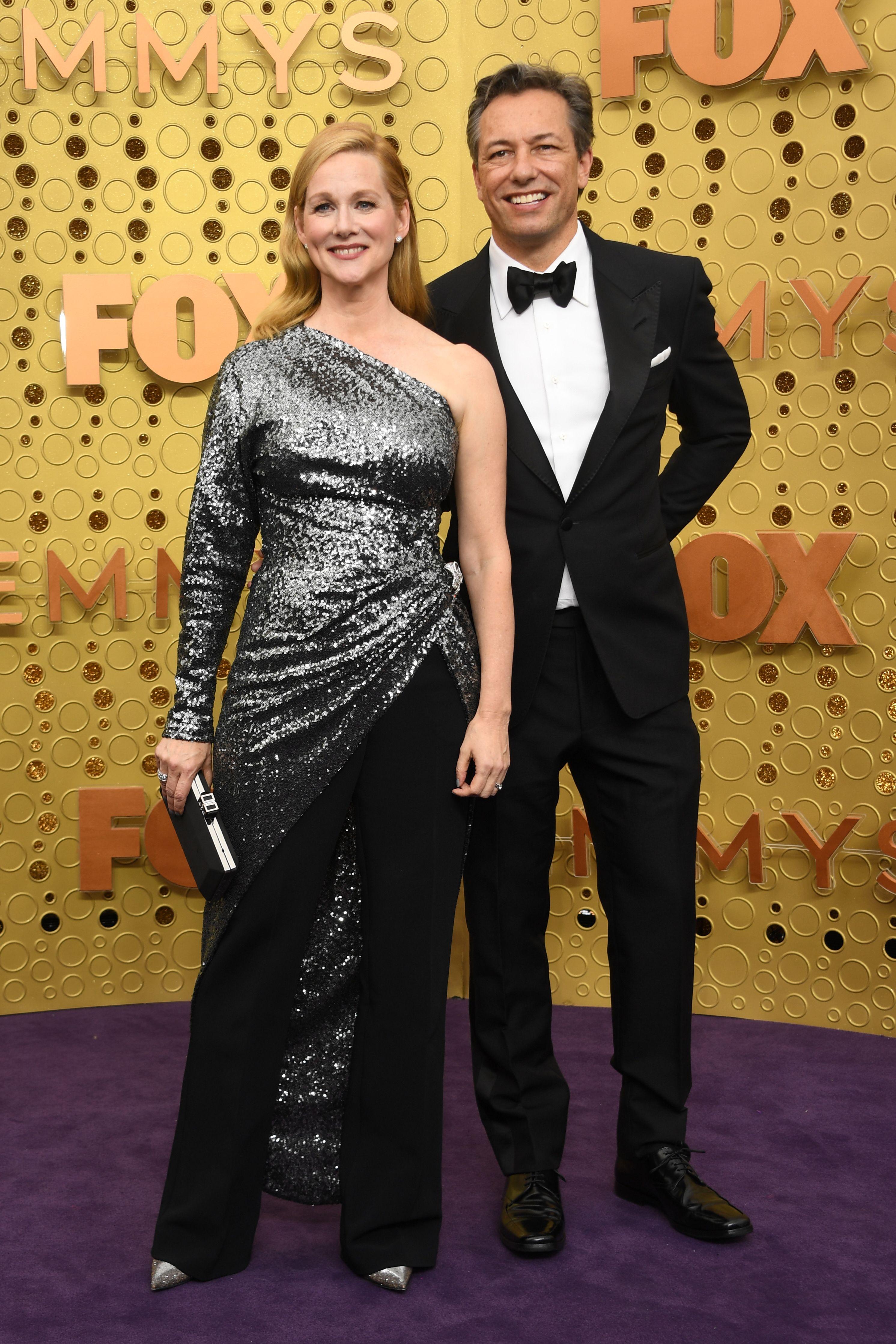 2983x4475 Who is Laura Linney married to?