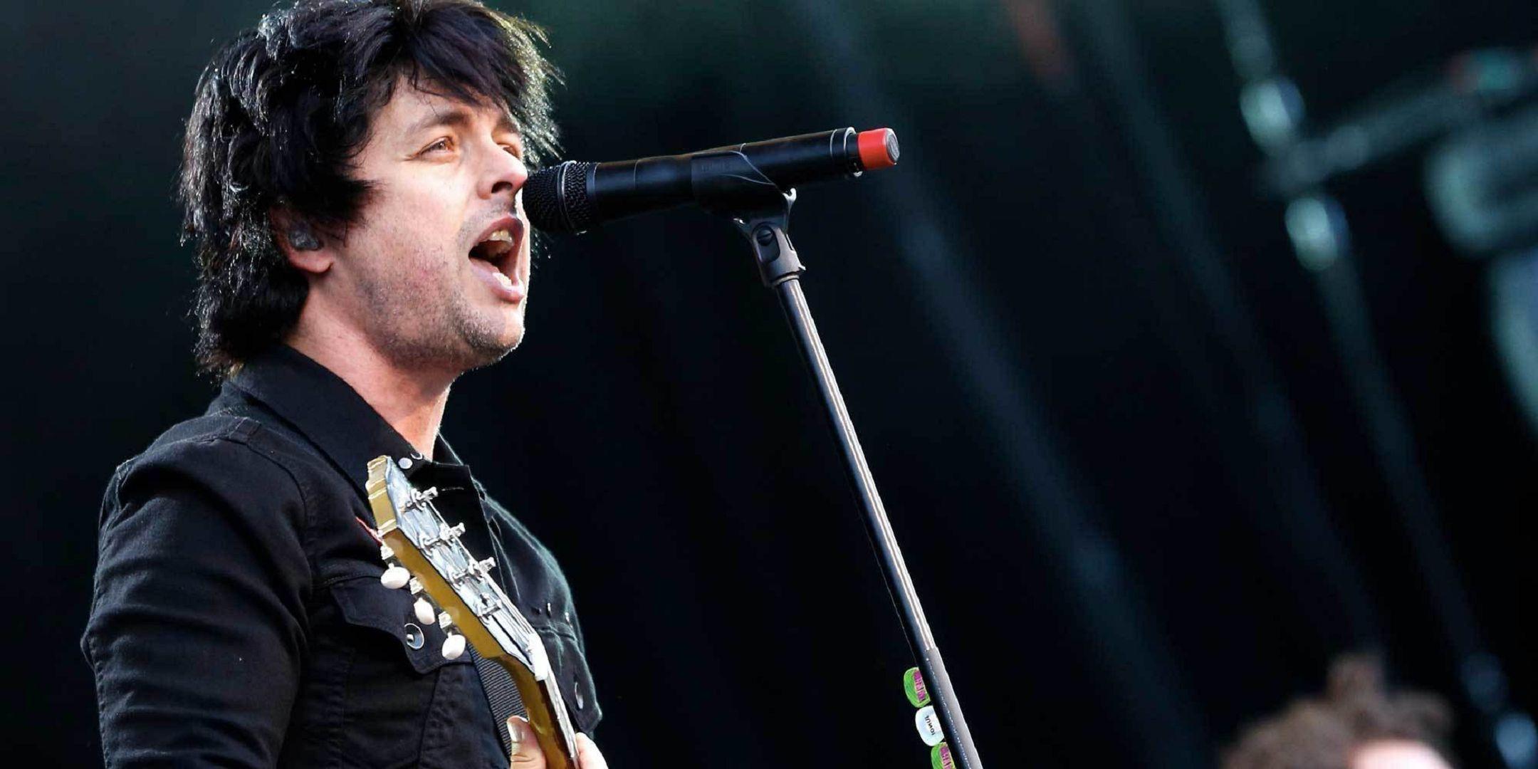 2160x1080 Billie Joe Armstrong Wallpaper