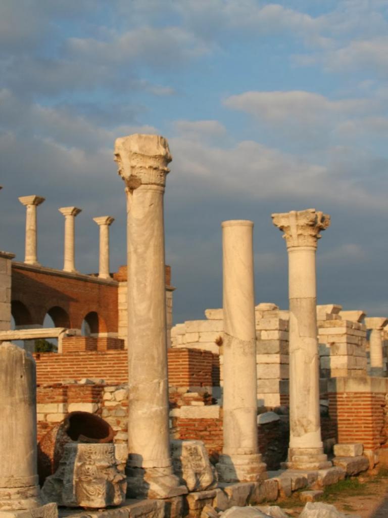 768x1024 Temple Of Artemis Wallpaper