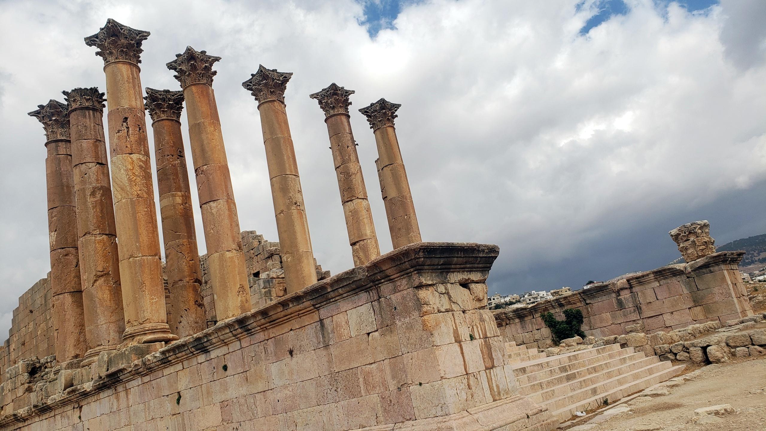 2560x1440 Artemis Temple 4. (so much world, so little time.)