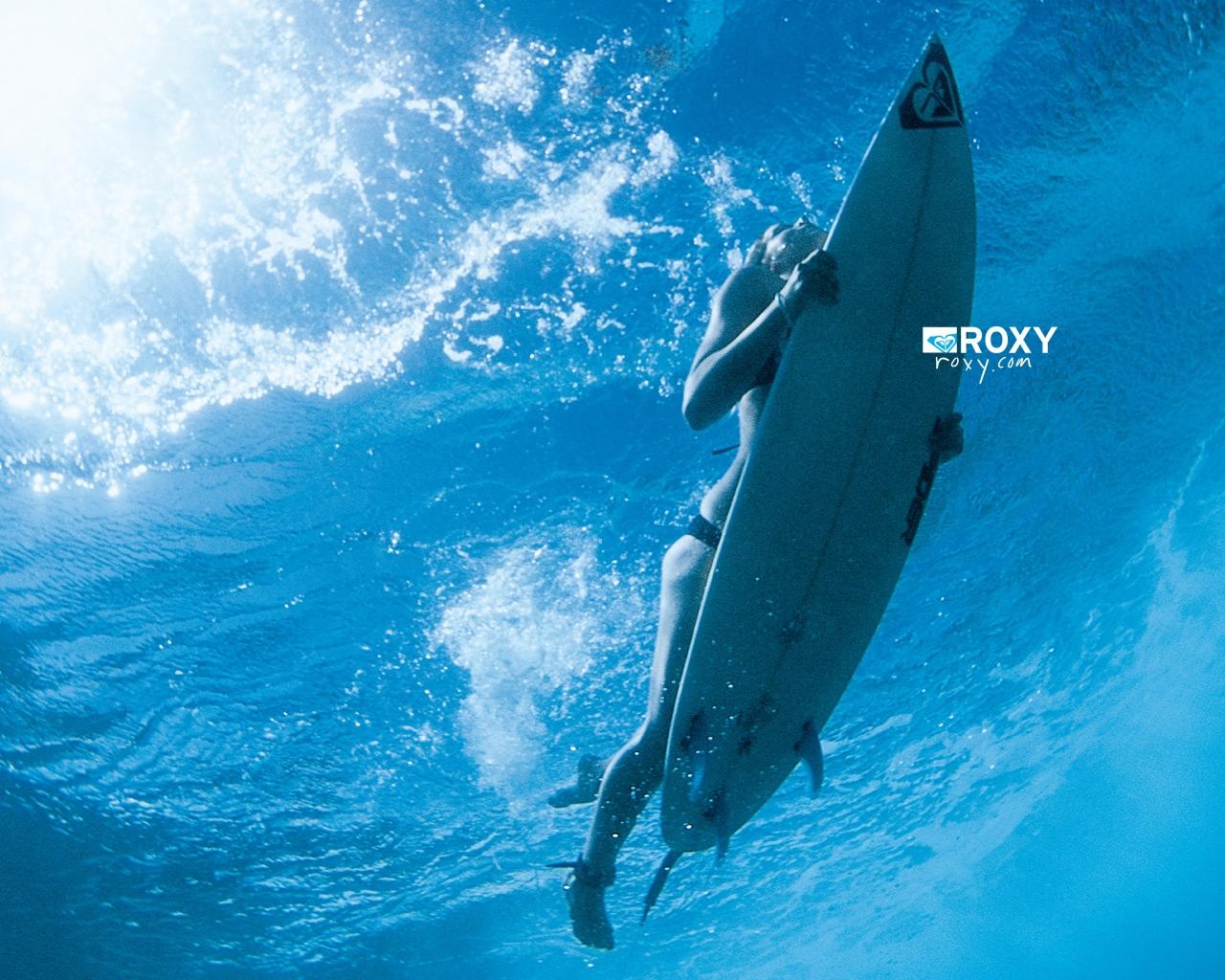 1280x1024 Female Surfing Wallpaper