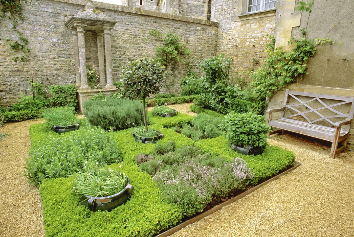 1400x938 Herb Garden Photo (3 of 7)