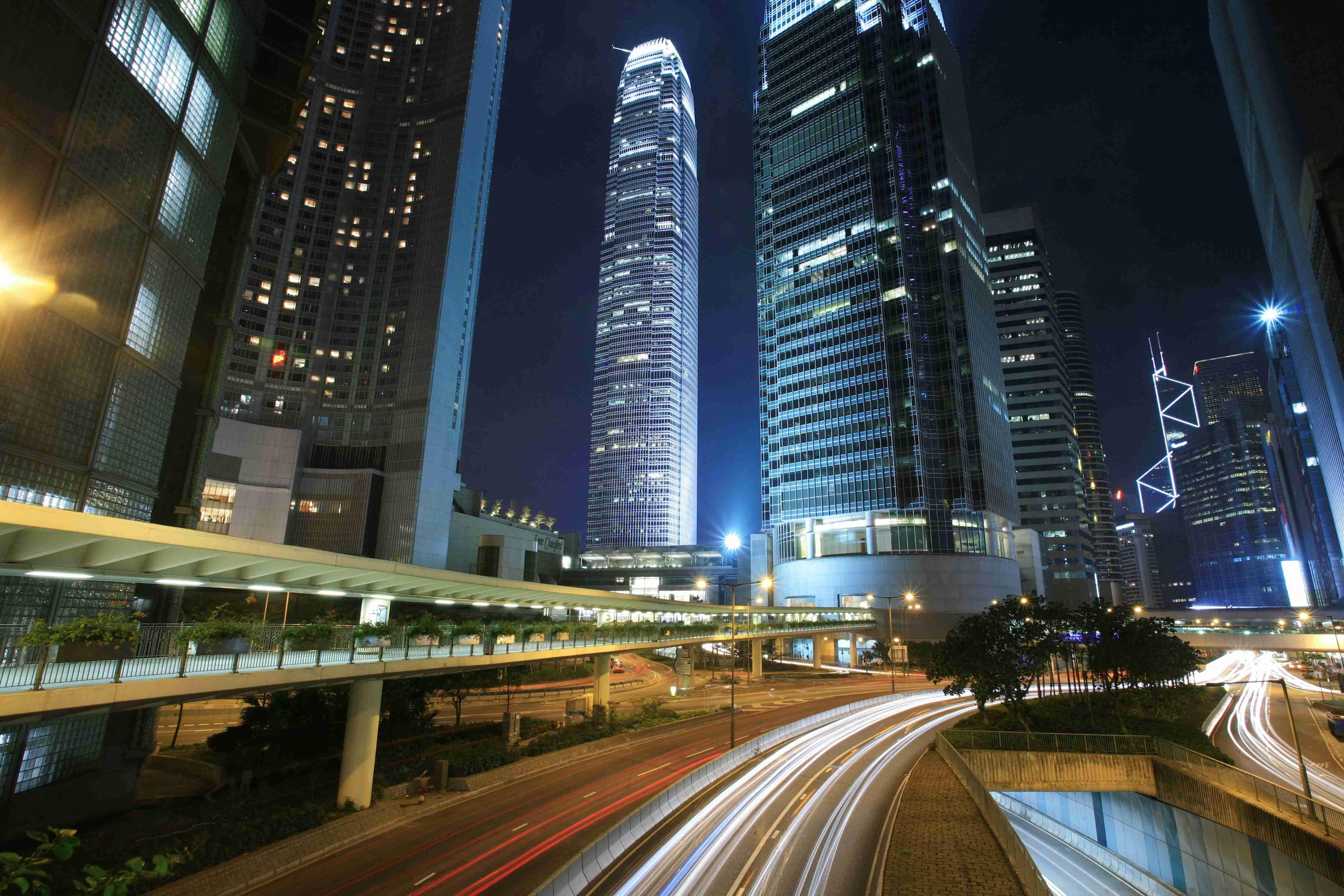 4999x3333 Modern City Wallpaper