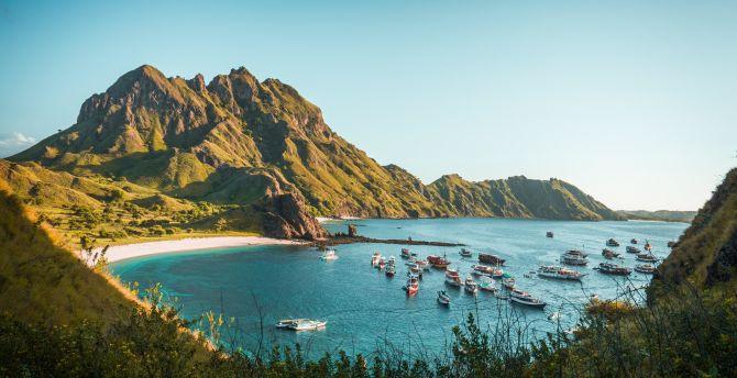 670x344 Mountains, green, sunny day, beach wallpaper, HD image, picture, background, 9e81c2